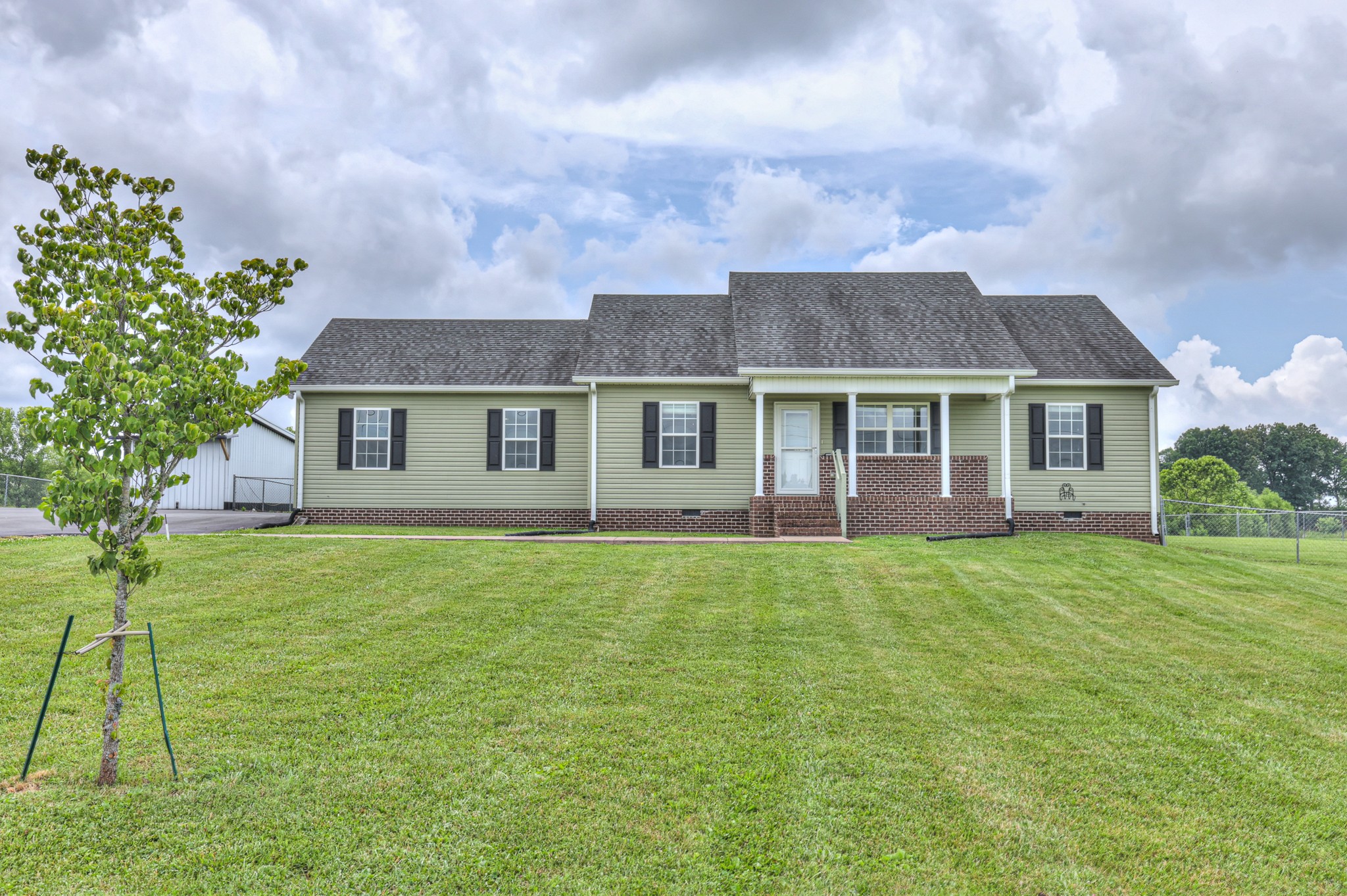 472 Meadows Rd Property Photo 1