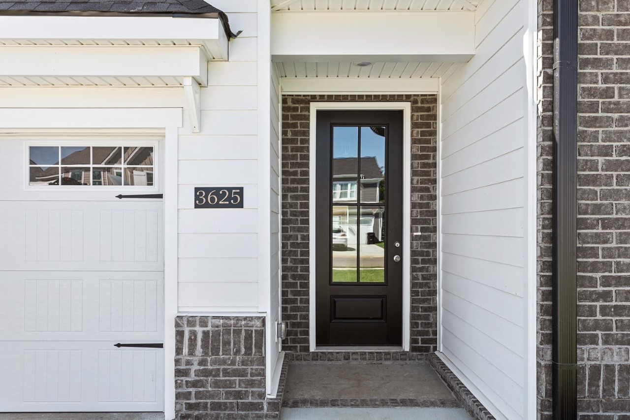 1005 Riverview Run Property Photo 2