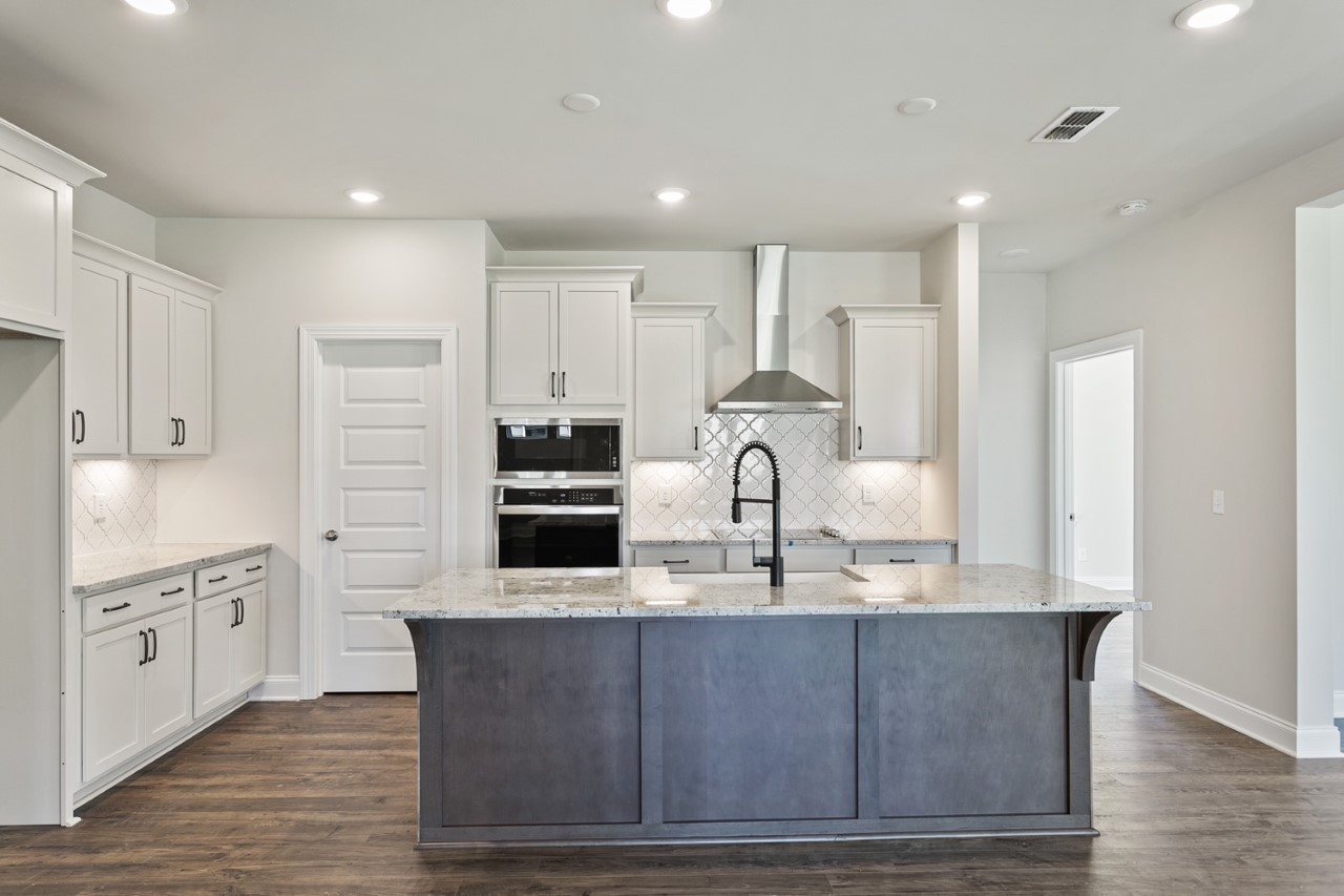 1005 Riverview Run Property Photo 4