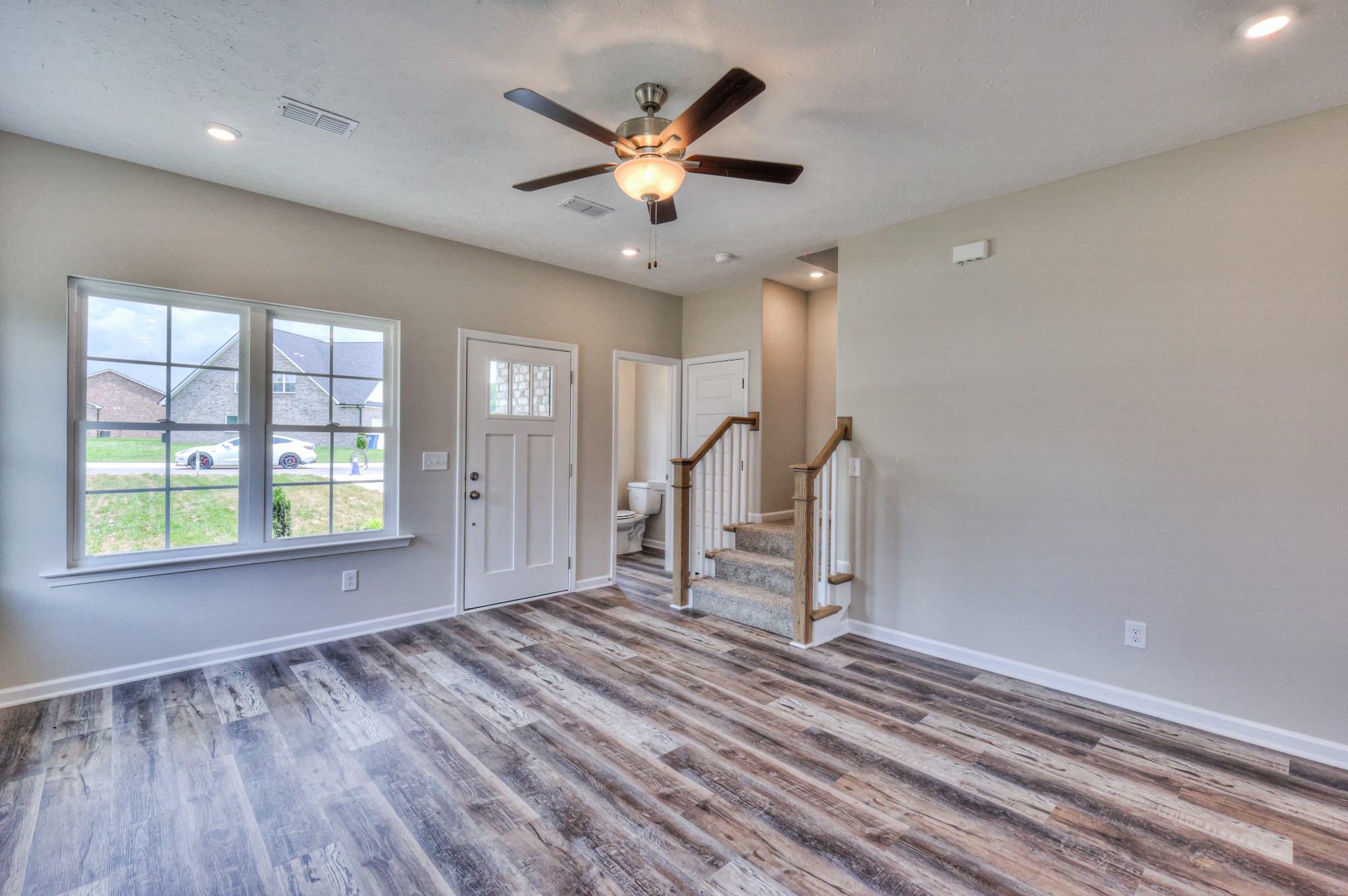 207 Blanford Cir Property Photo 5