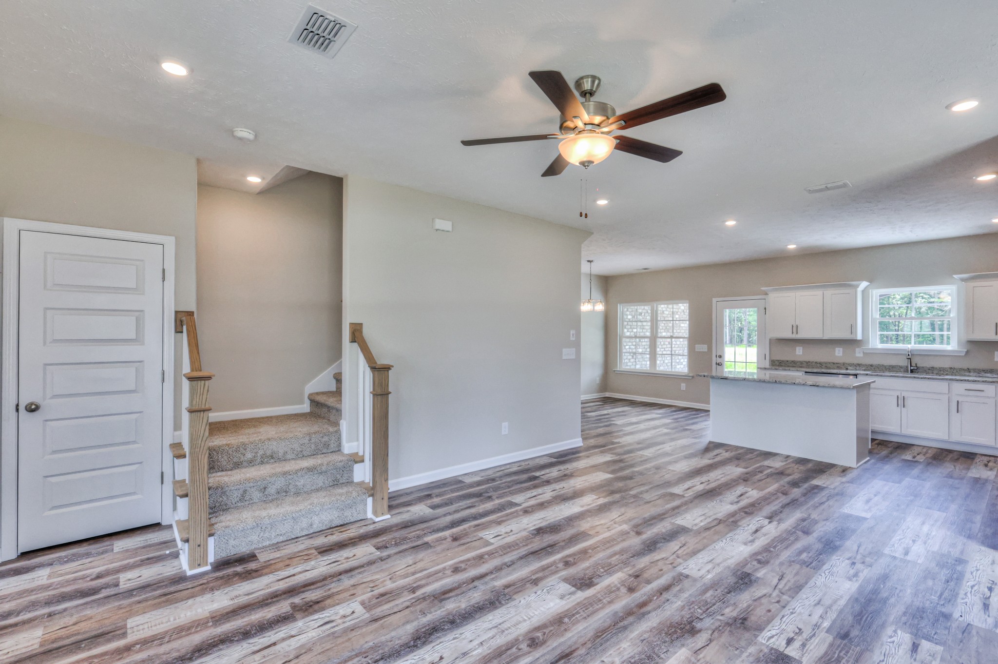 207 Blanford Cir Property Photo 6