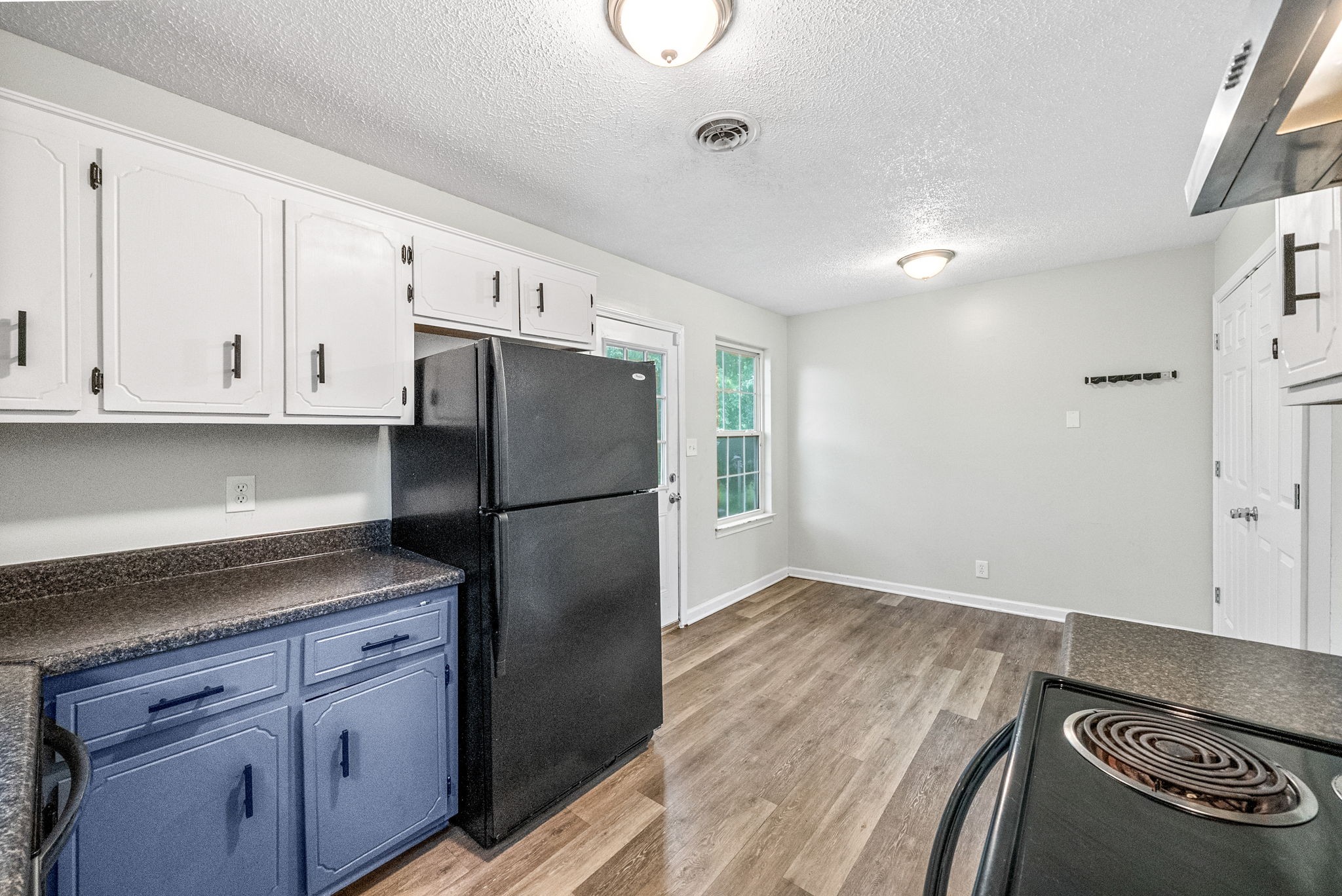 408 Eddy St Property Photo 12