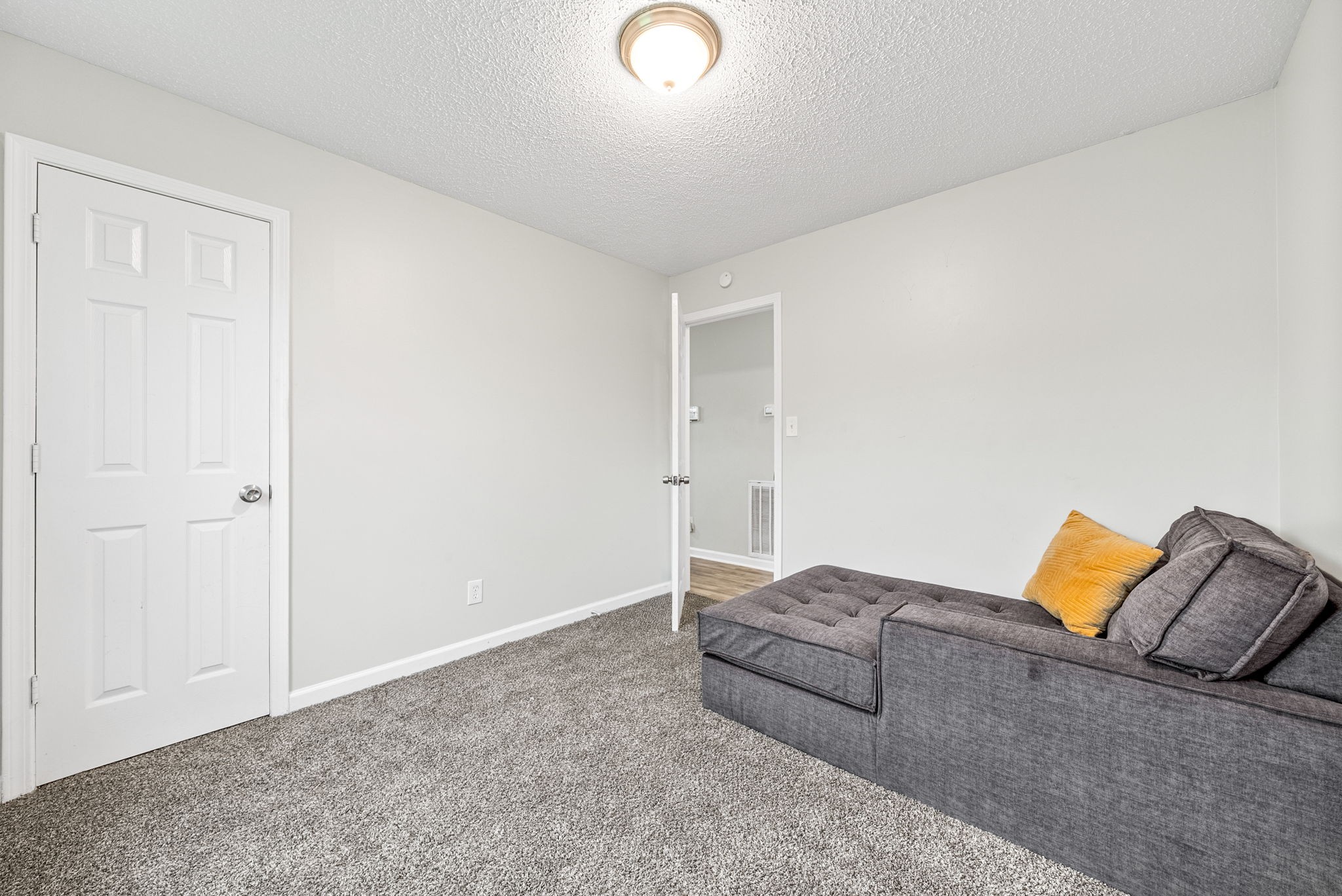 408 Eddy St Property Photo 16