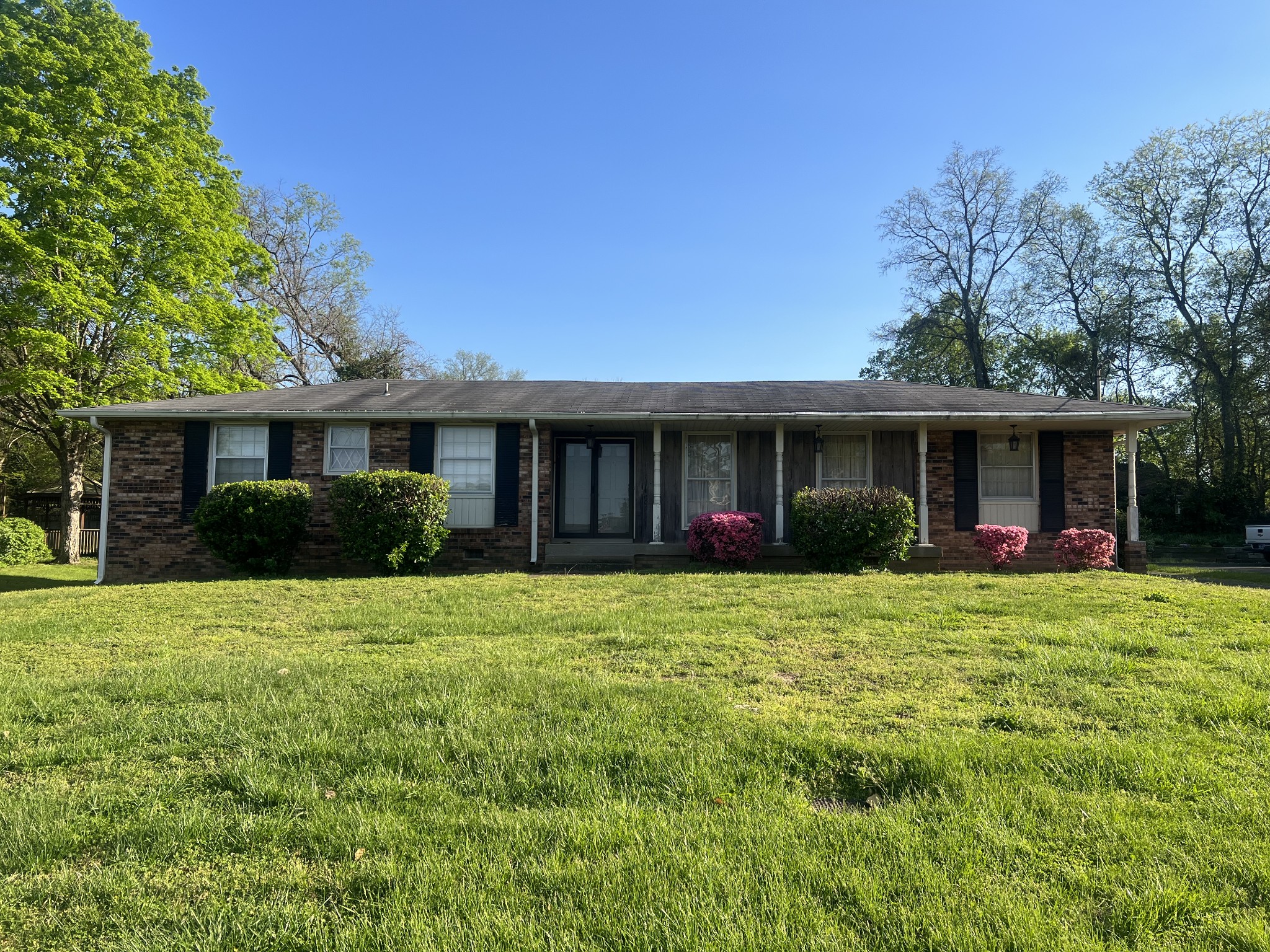 644 Topeka Dr Property Photo 1