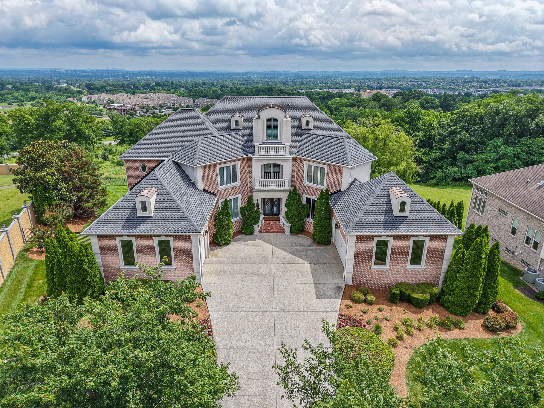 203 Vineyard Way Property Photo 1