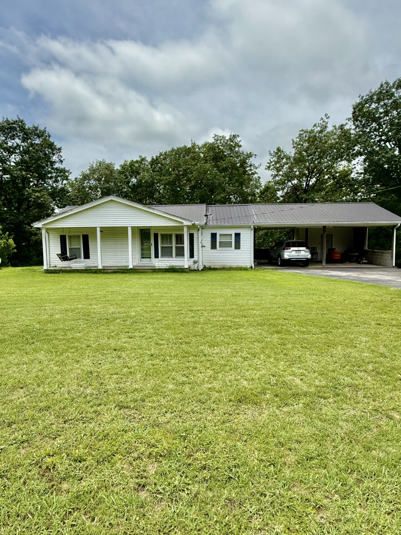 6204 Highway 230 Property Photo 1