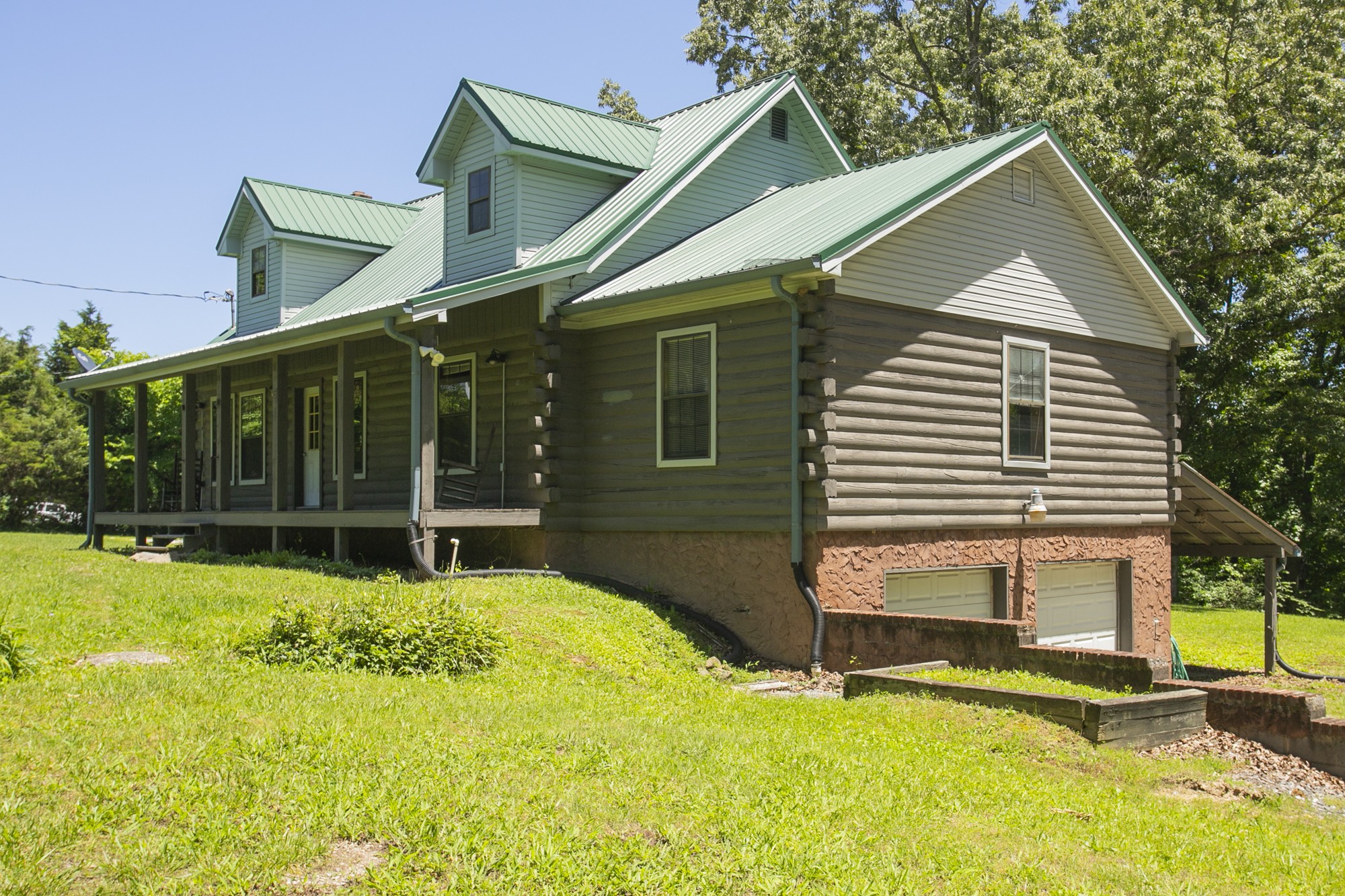 1530 Roy Brown Rd Property Photo 3