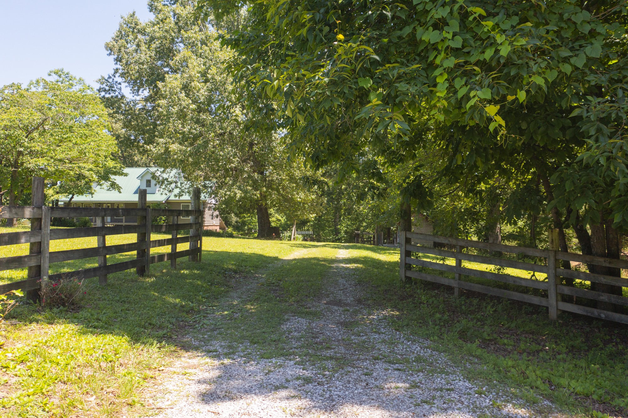 1530 Roy Brown Rd Property Photo 4