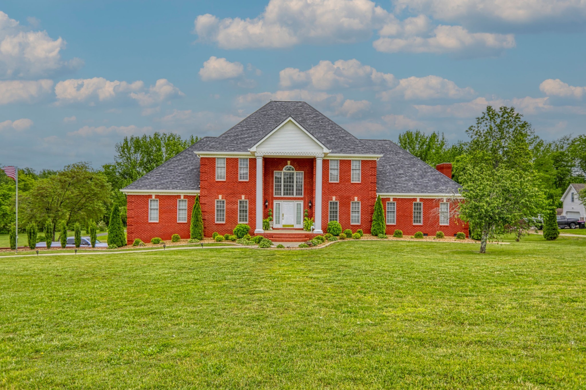 2025 Grandview Dr Property Photo