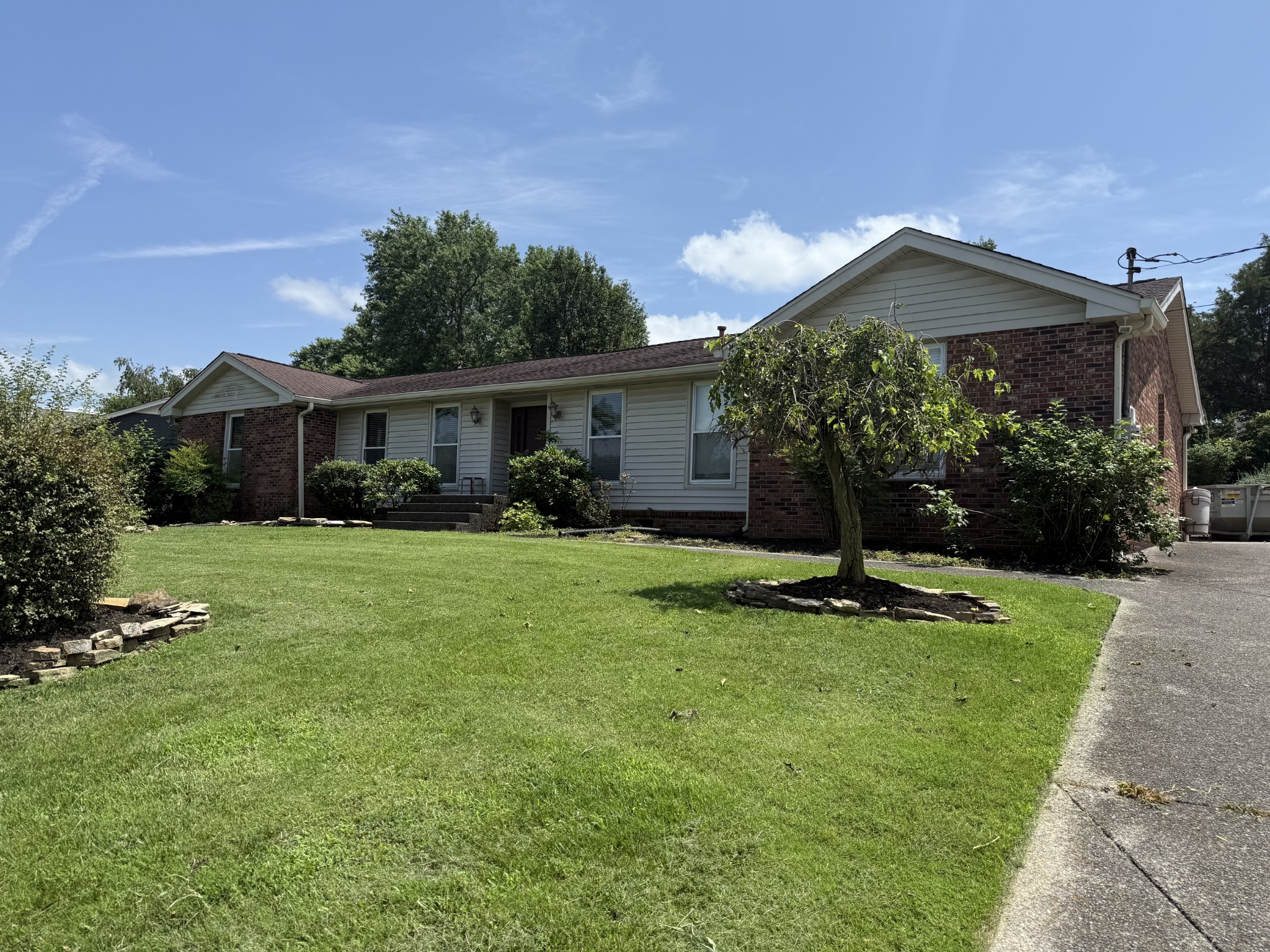 131 Pin Oak Dr Property Photo 1