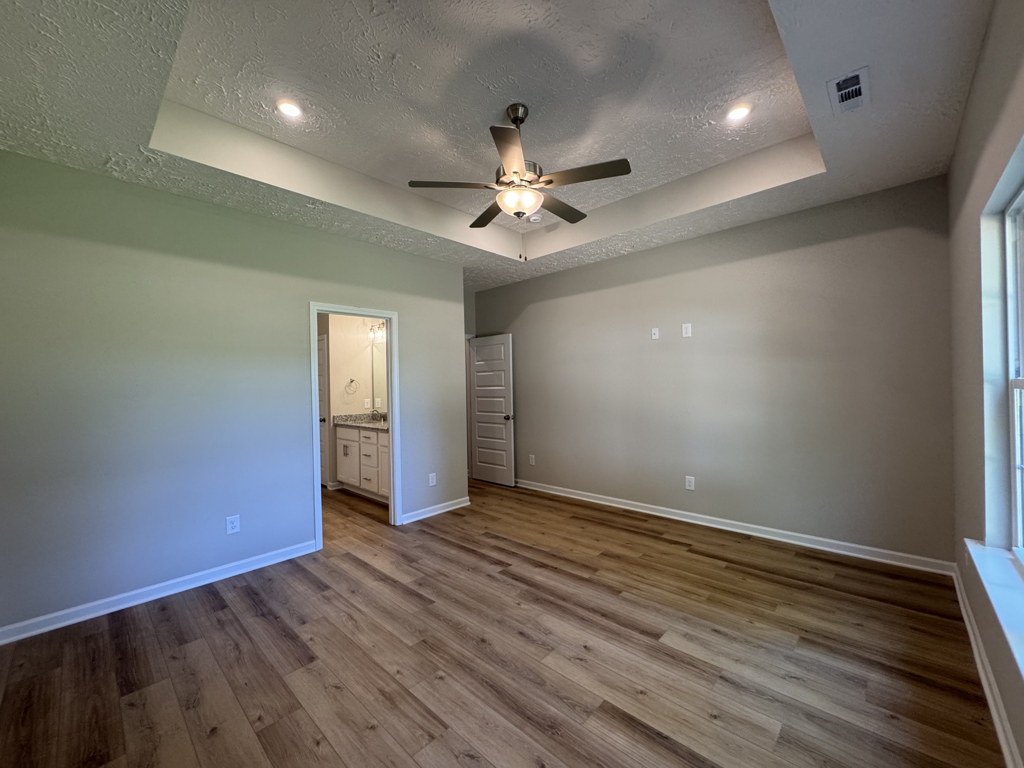 47 Laurel View St Property Photo 9