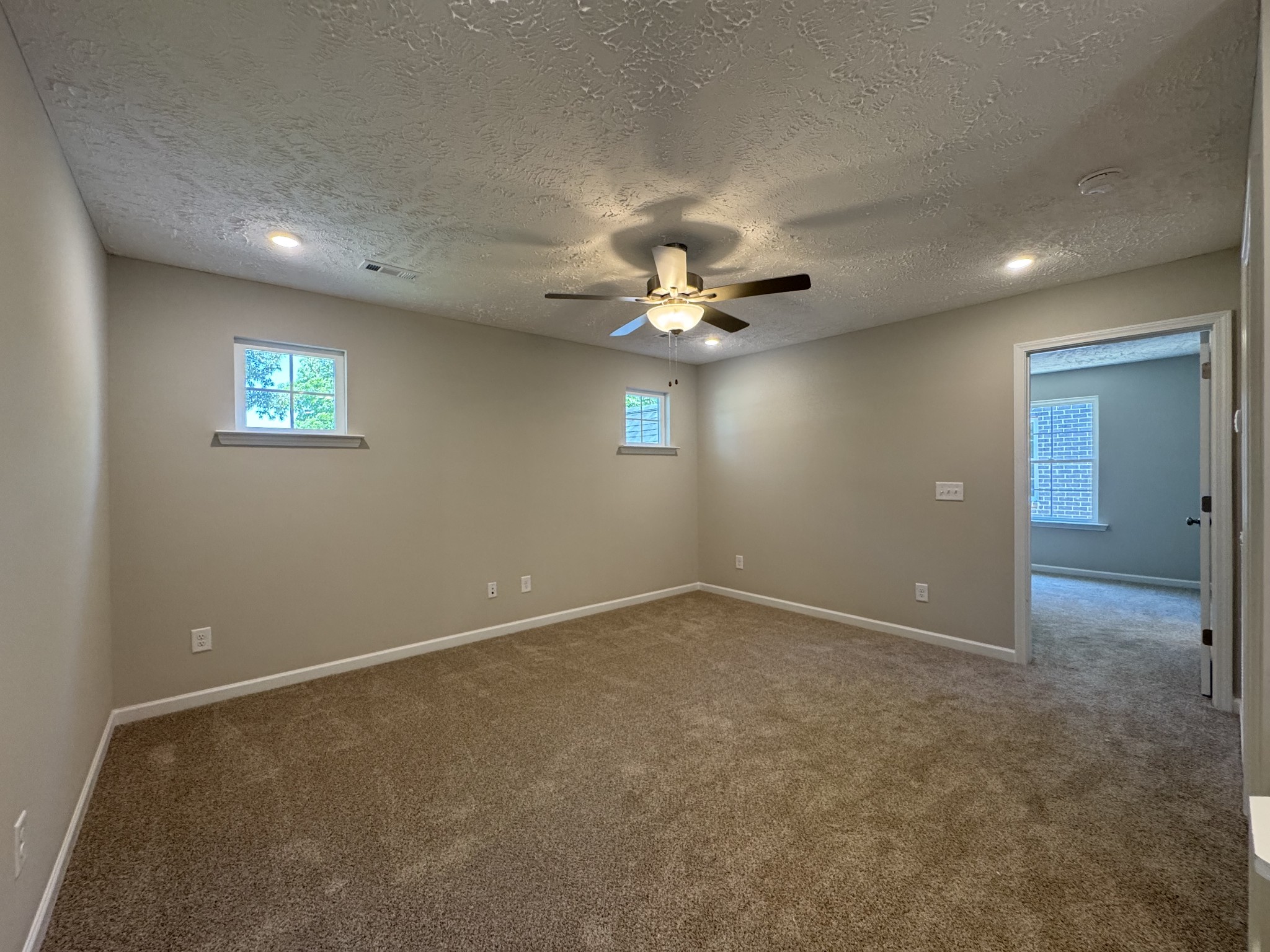 47 Laurel View St Property Photo 14