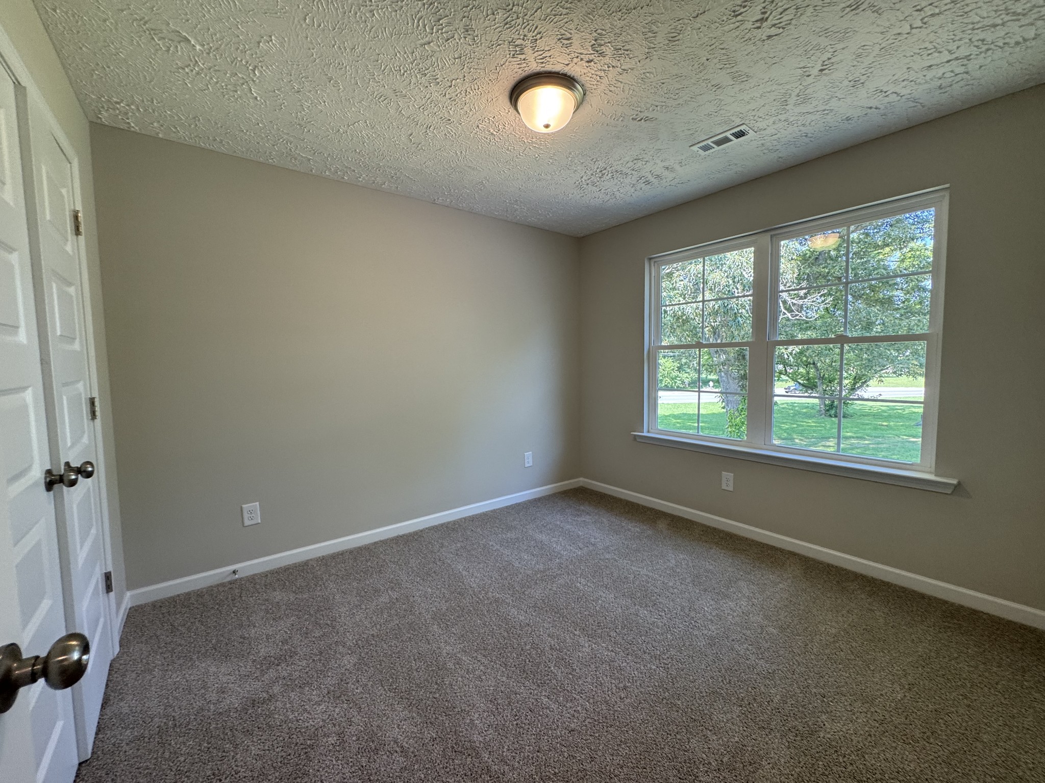 47 Laurel View St Property Photo 16