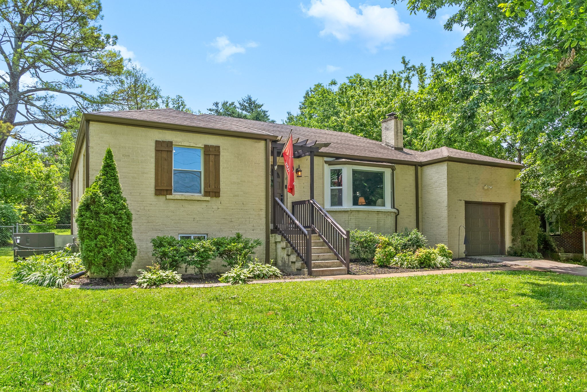 1207 Trotwood Ave Property Photo 1