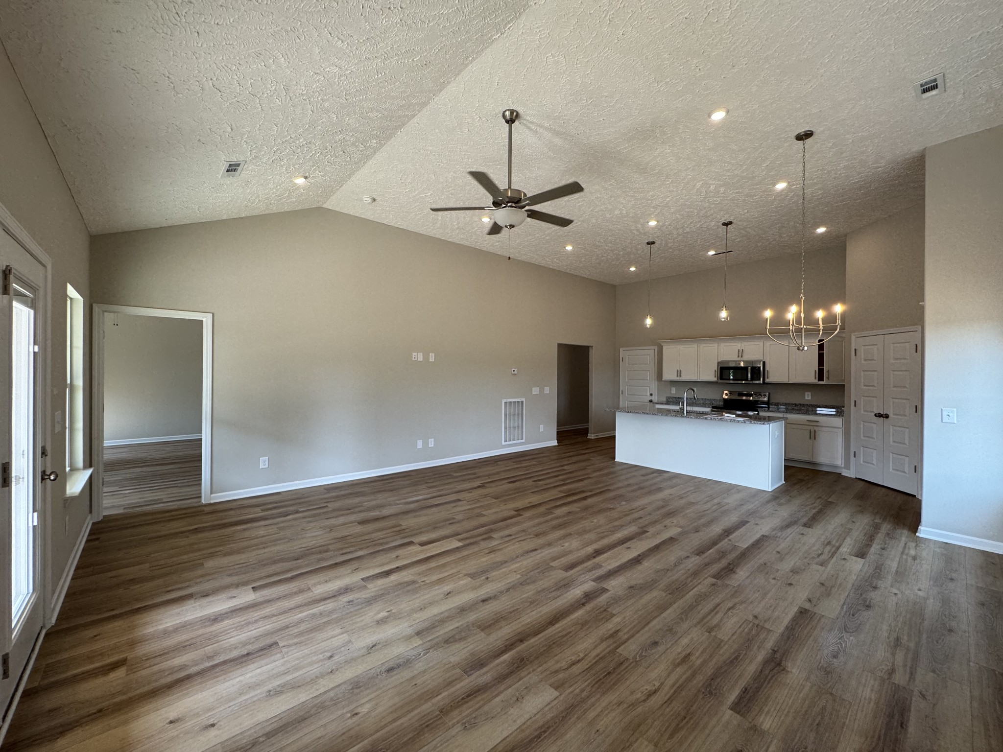62 Laurel View St Property Photo 6