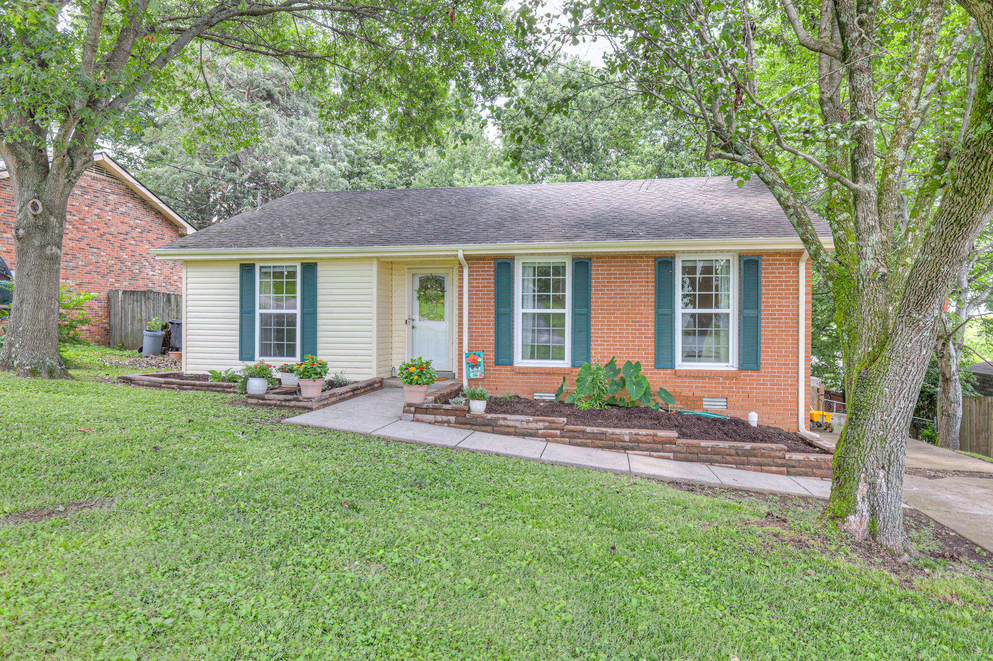 256 Savely Dr Property Photo 1