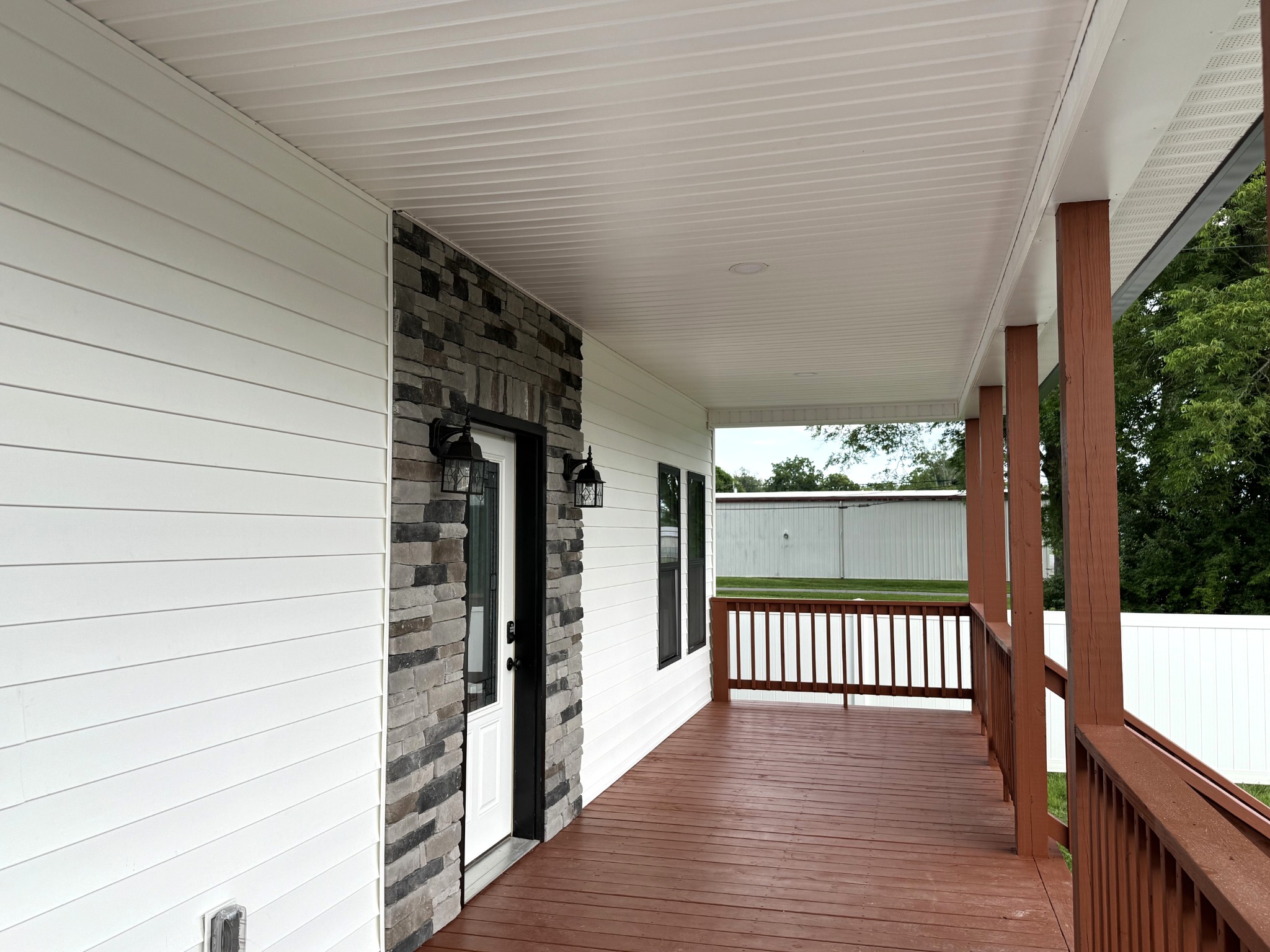 906 Davidson St Property Photo 5