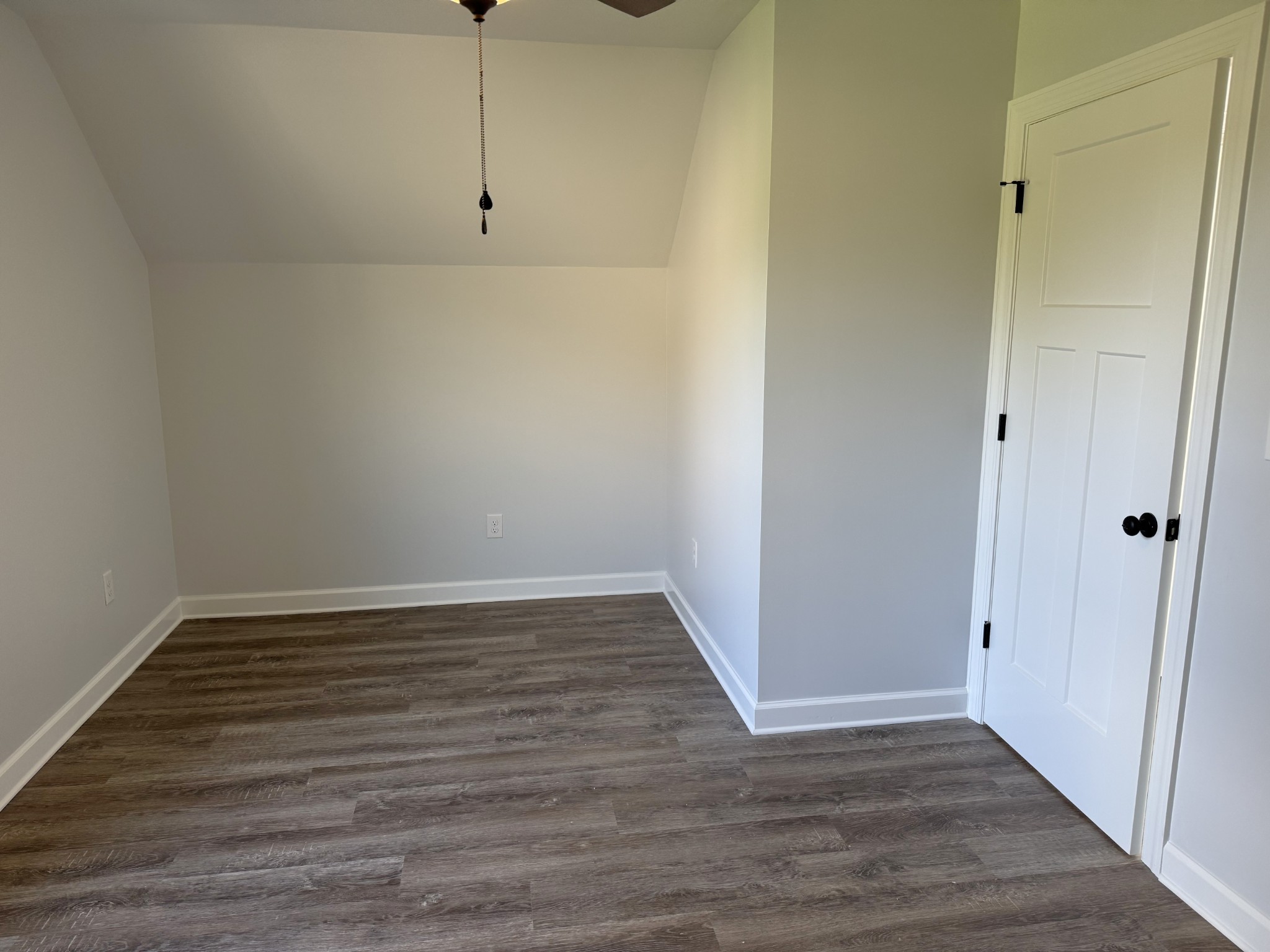 906 Davidson St Property Photo 24
