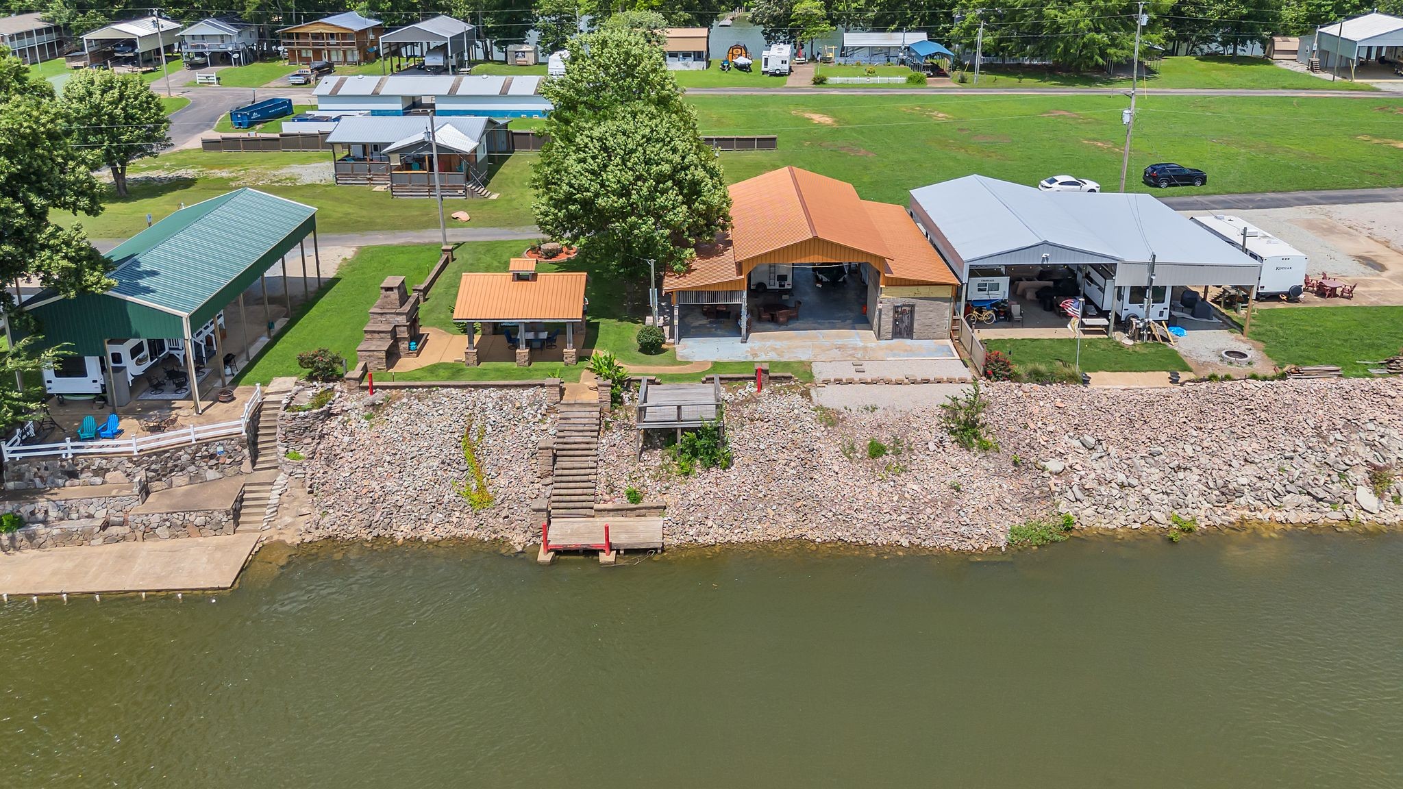 625 River Rd Property Photo 5
