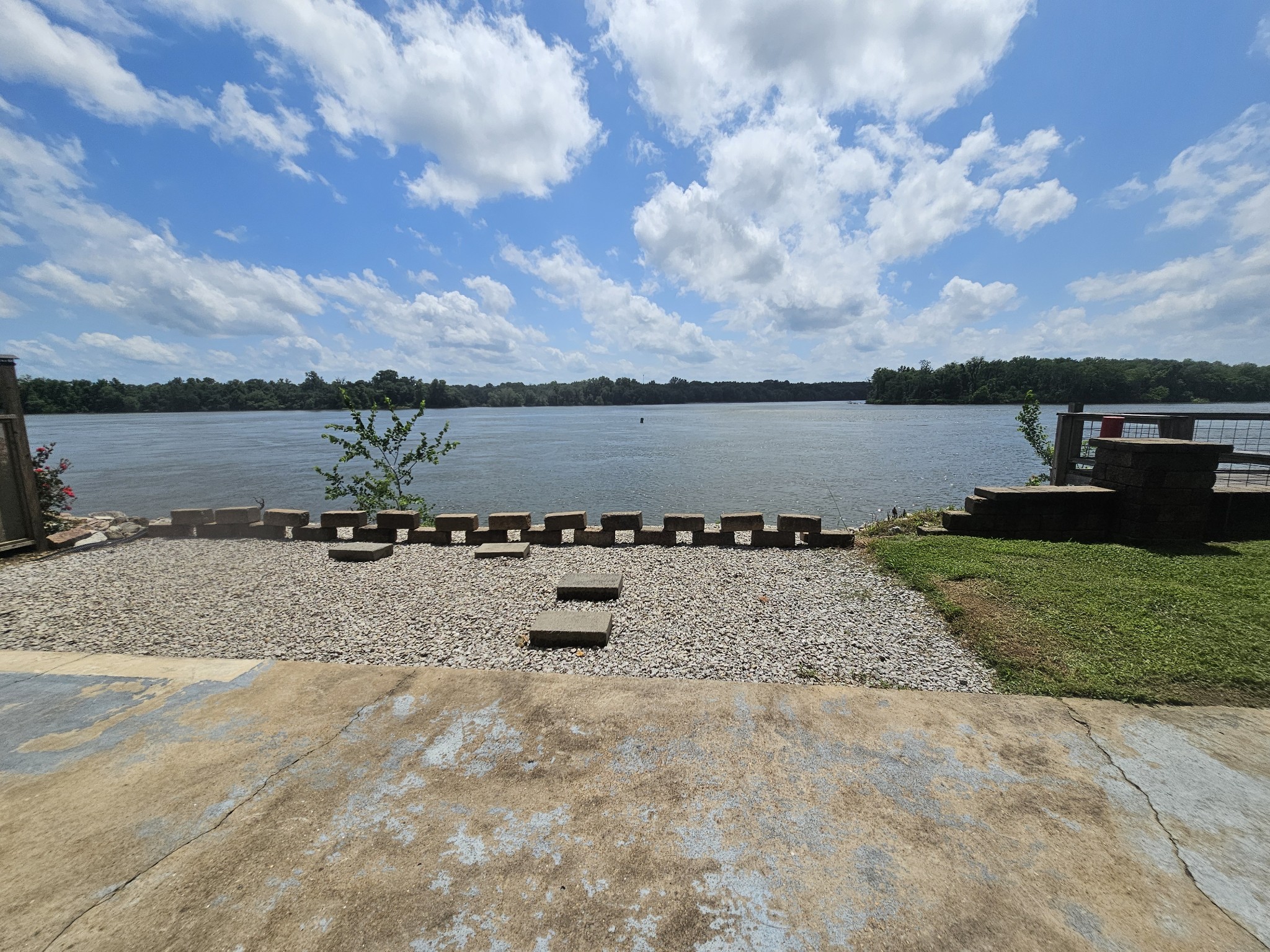 625 River Rd Property Photo 11