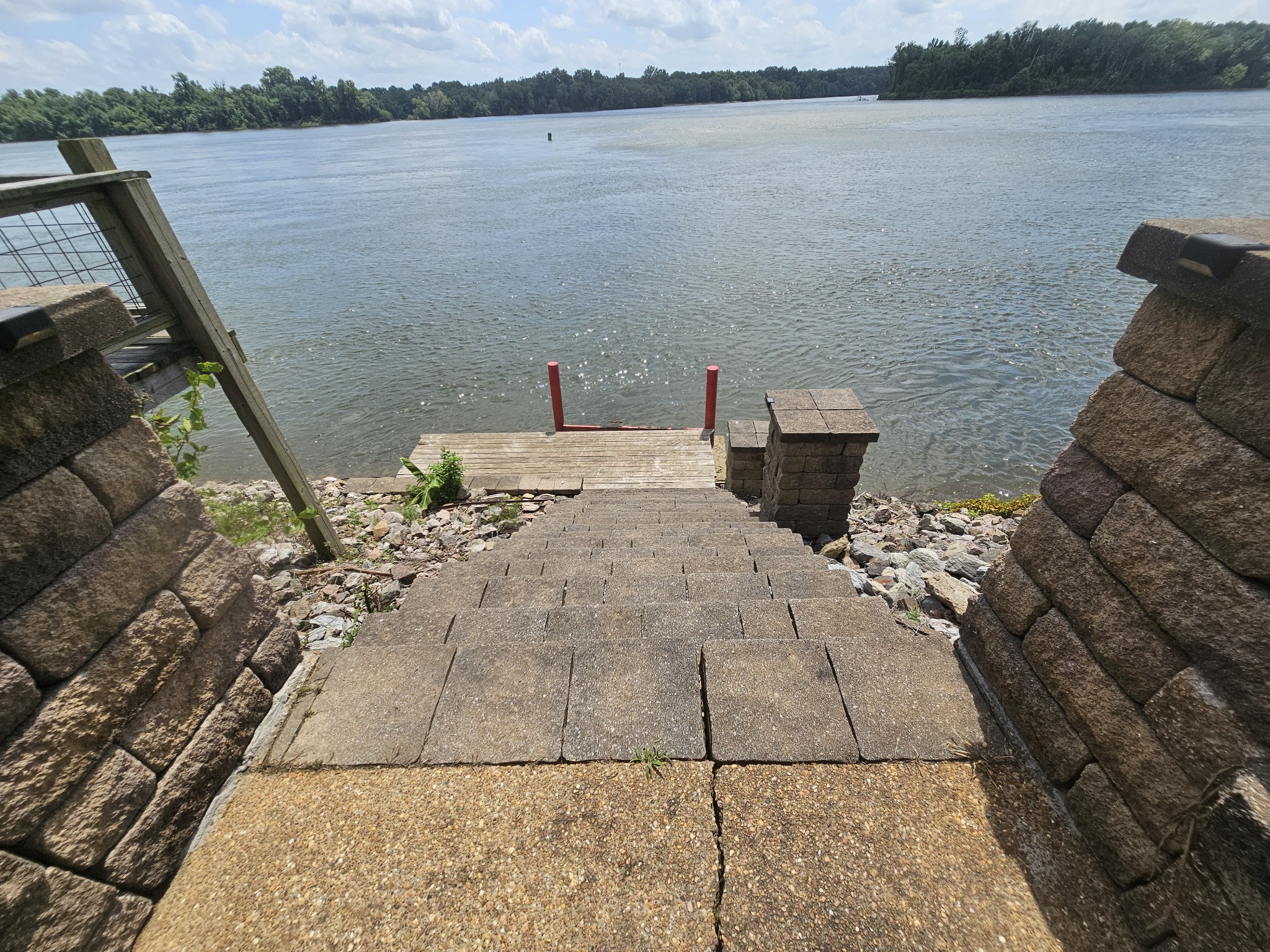 625 River Rd Property Photo 12