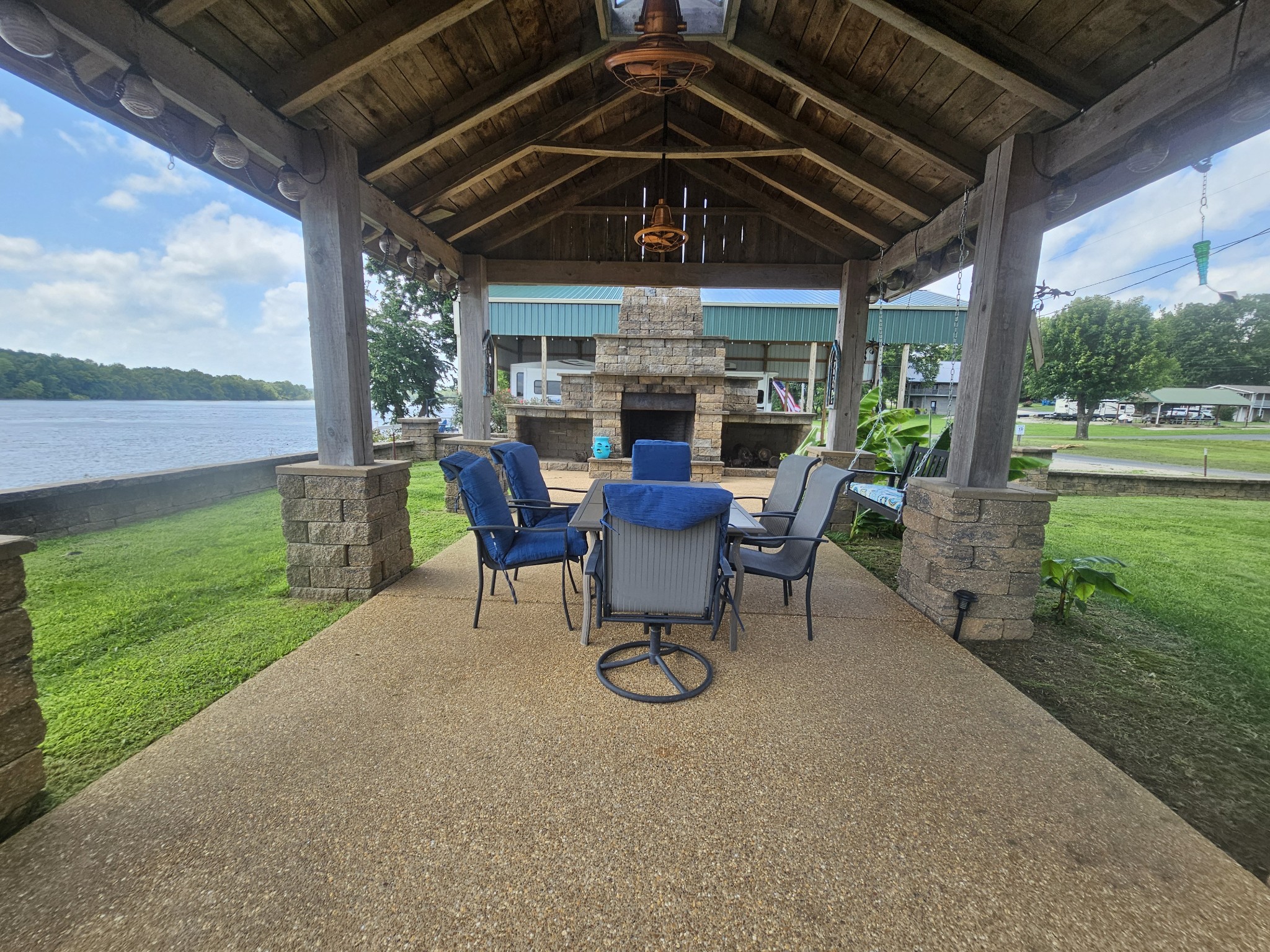 625 River Rd Property Photo 16