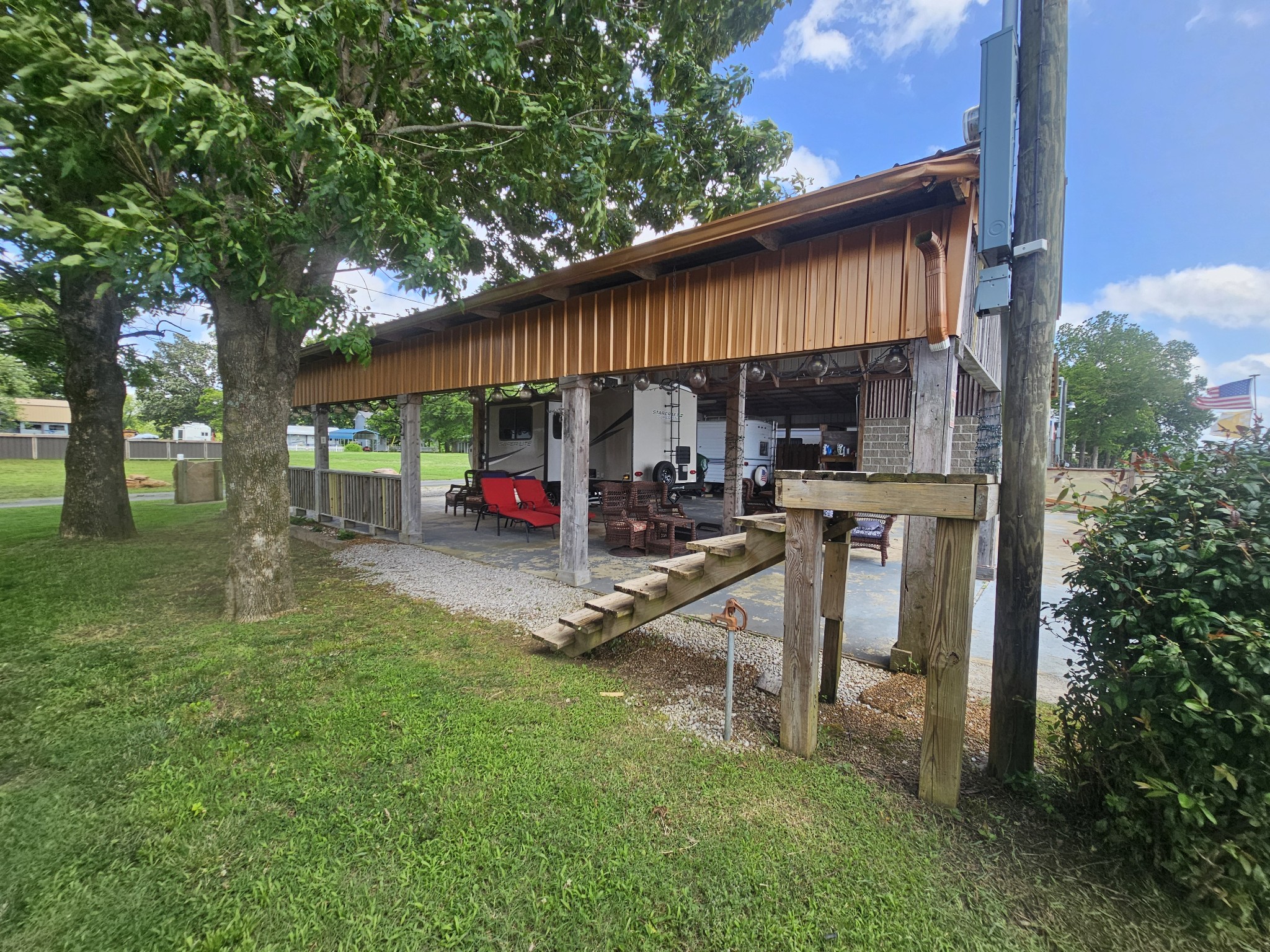 625 River Rd Property Photo 17