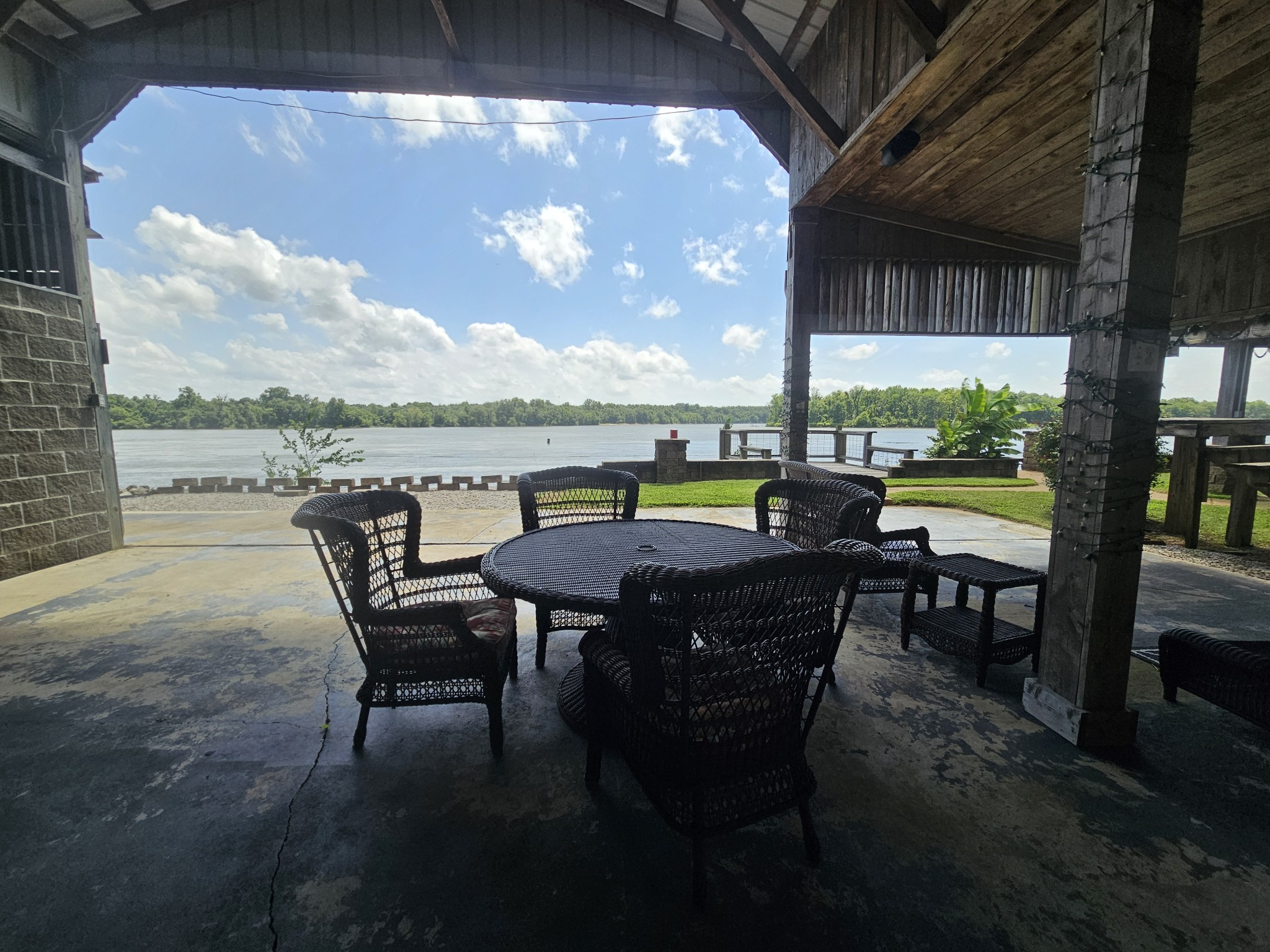 625 River Rd Property Photo 26