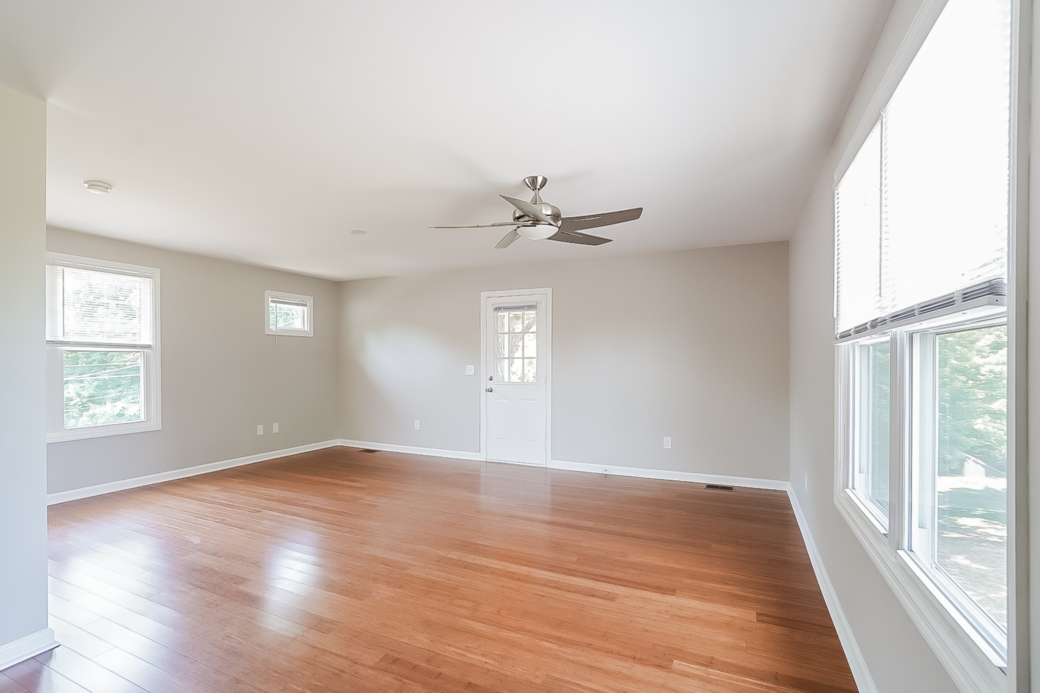 6416 Premier Dr Property Photo 9