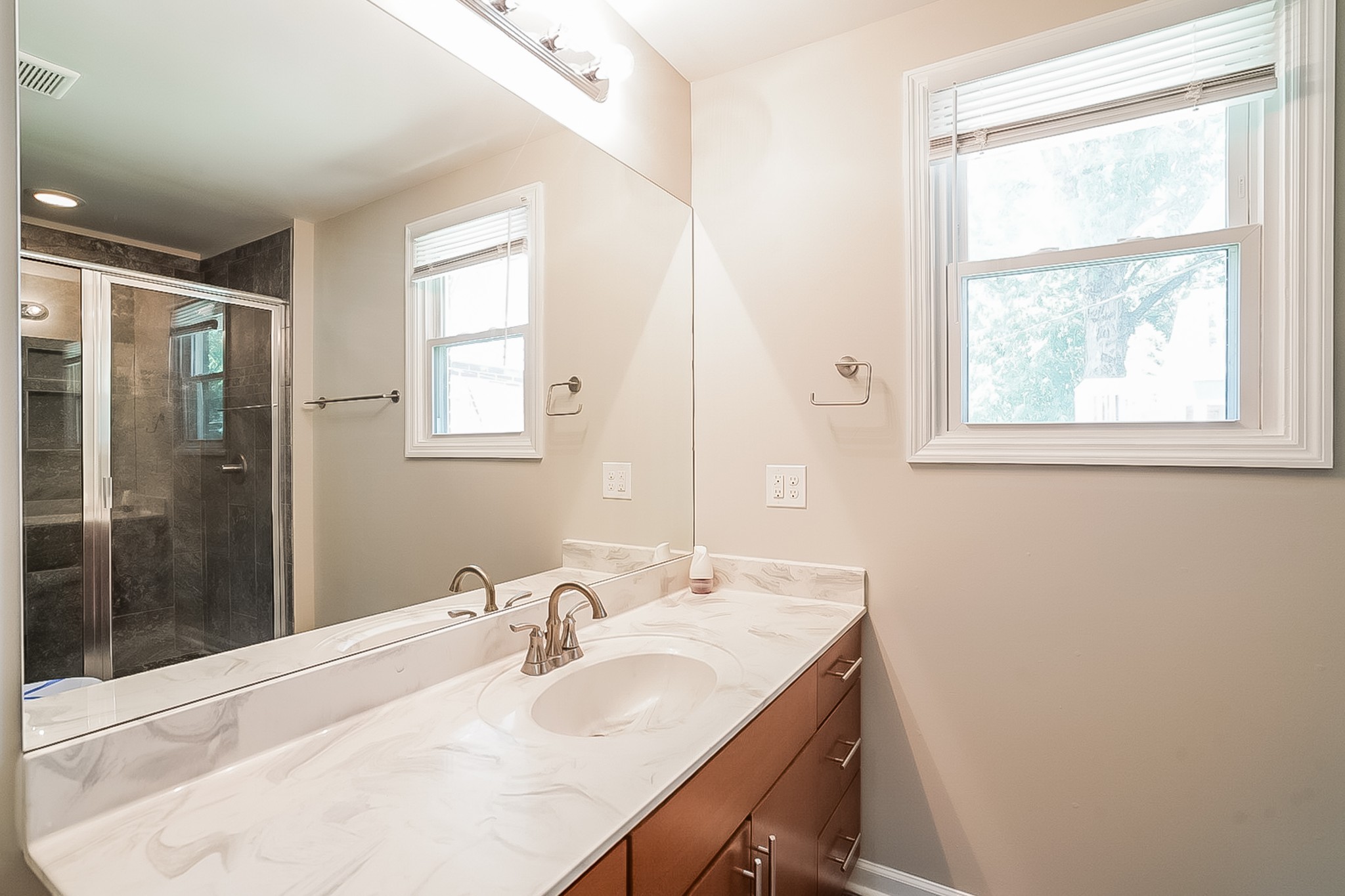 6416 Premier Dr Property Photo 14