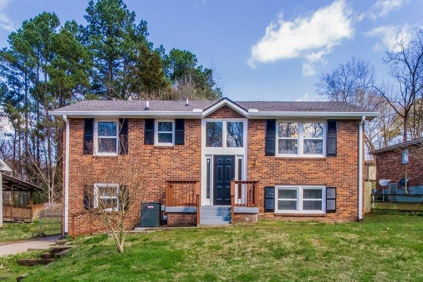 908 Algonquin Ct Property Photo 1