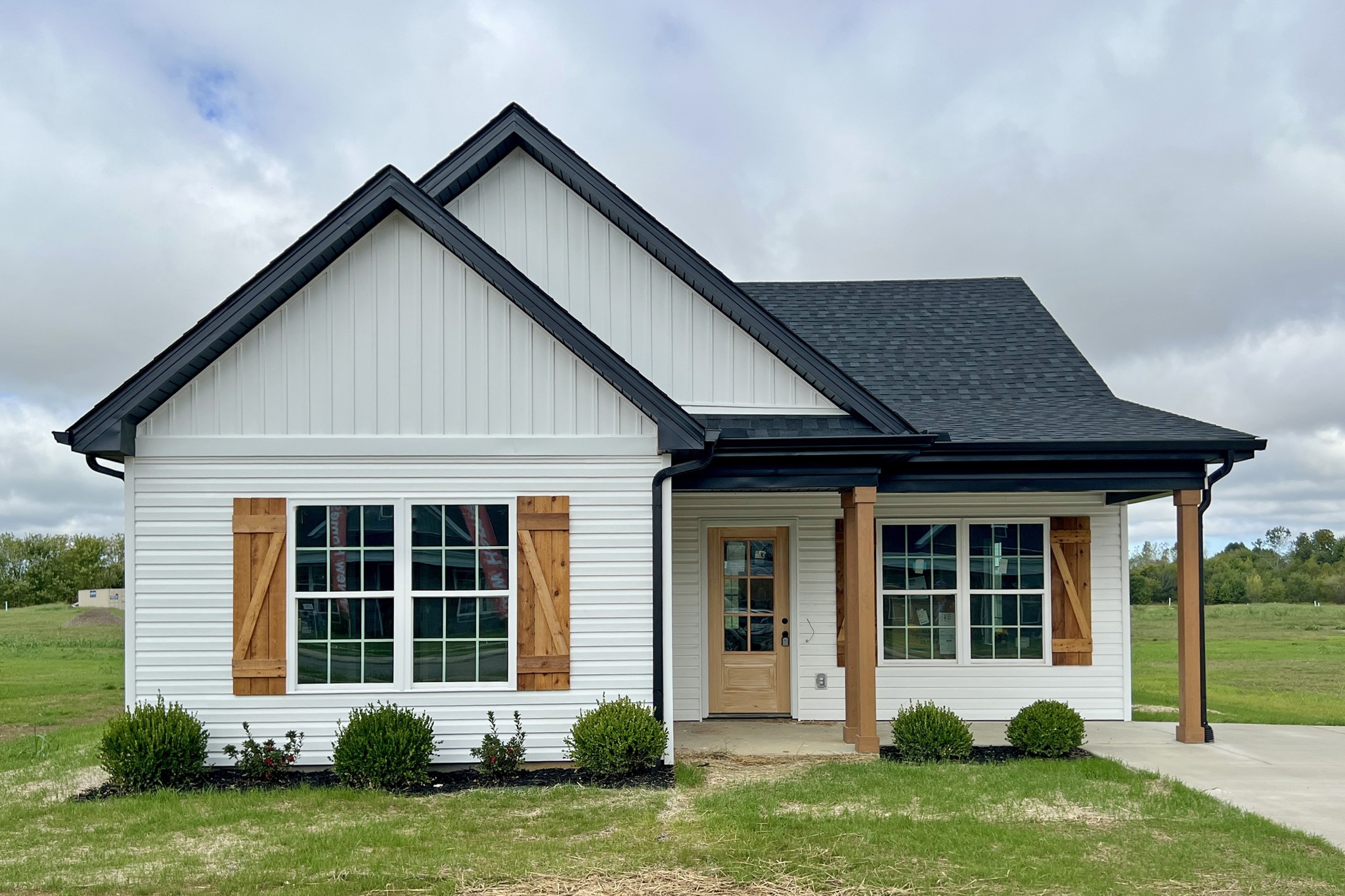 1104 Brook Court Property Photo 1