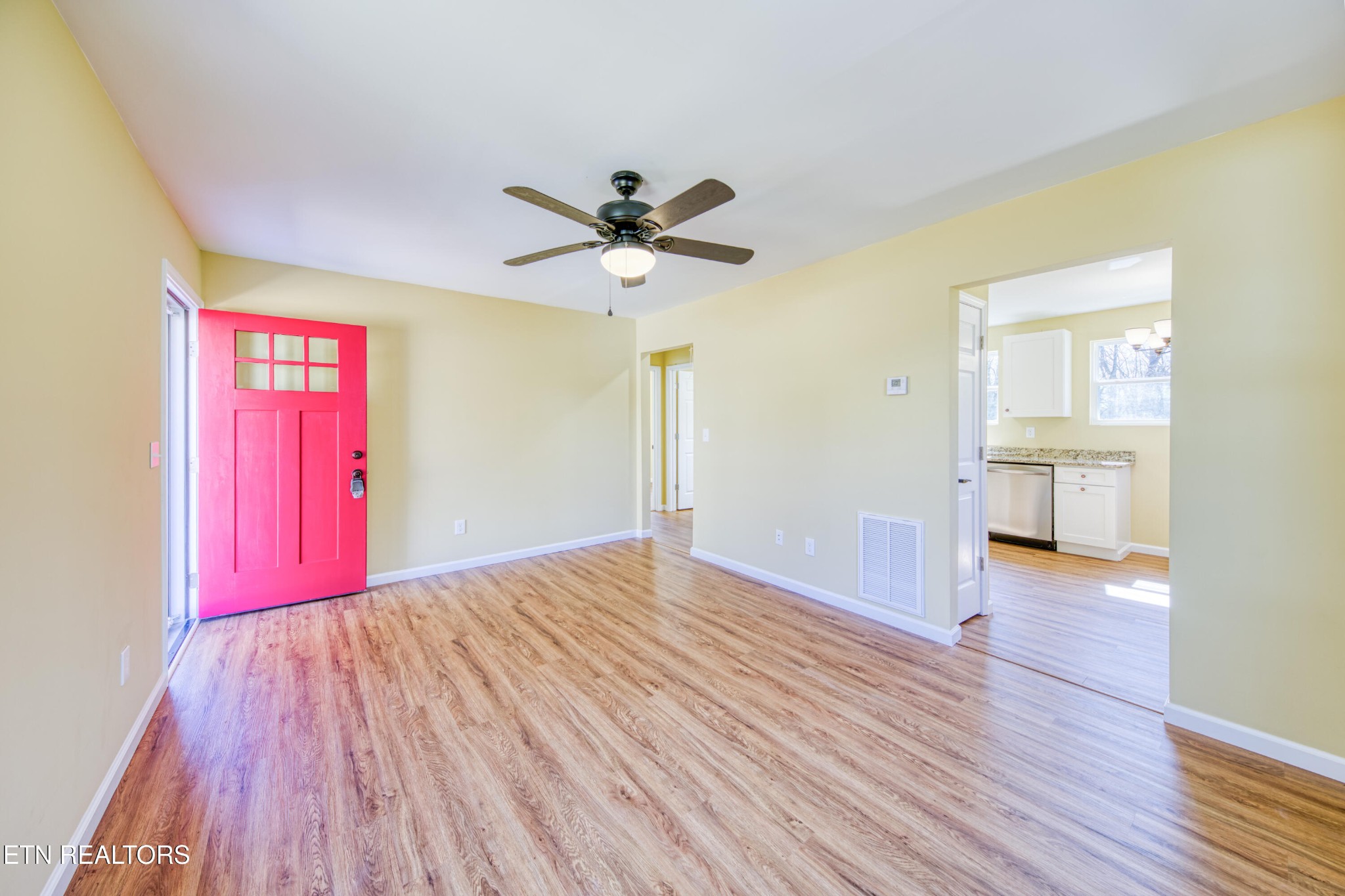 1112 Brookside Ave Property Photo 4