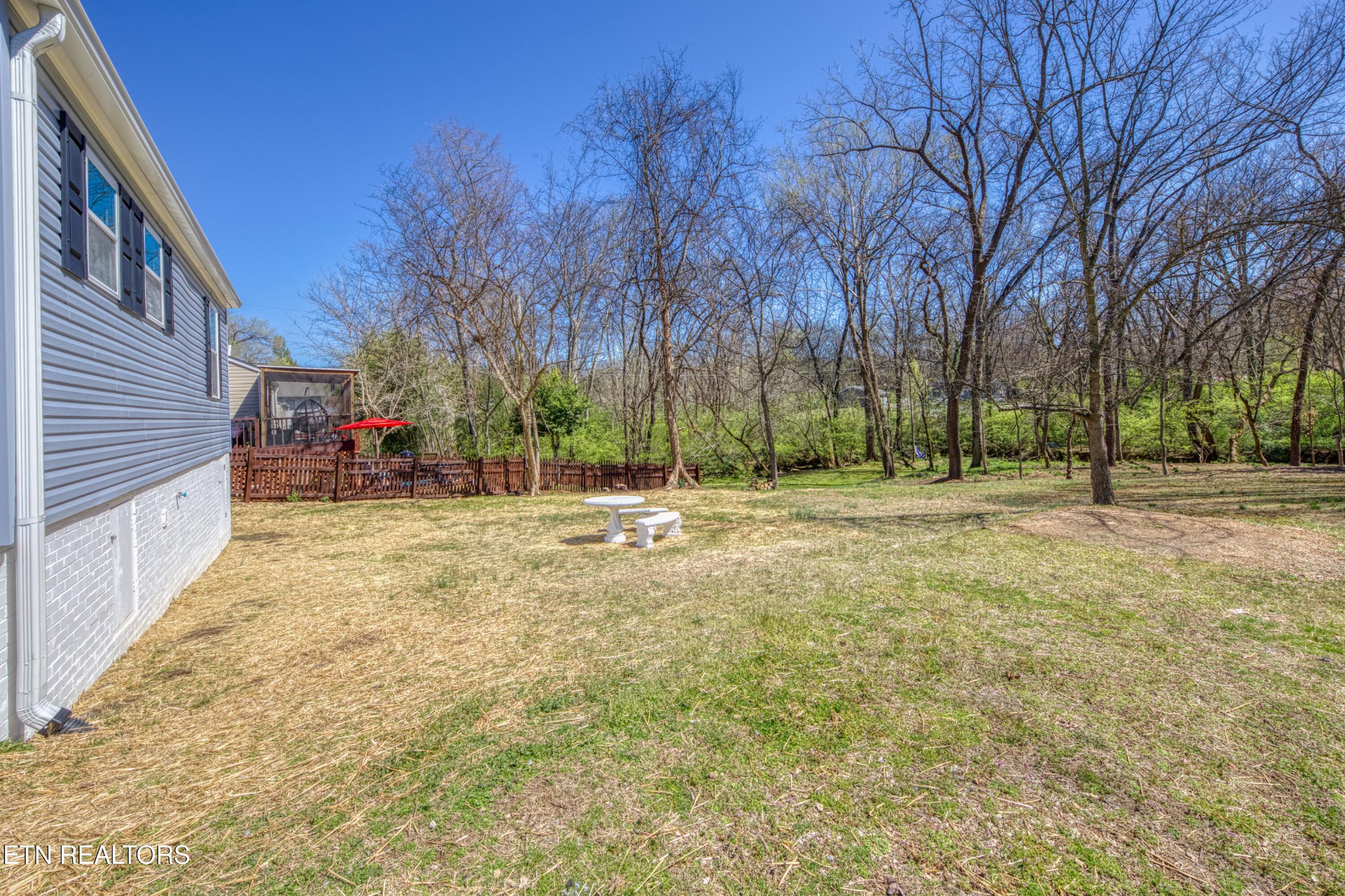 1112 Brookside Ave Property Photo 18