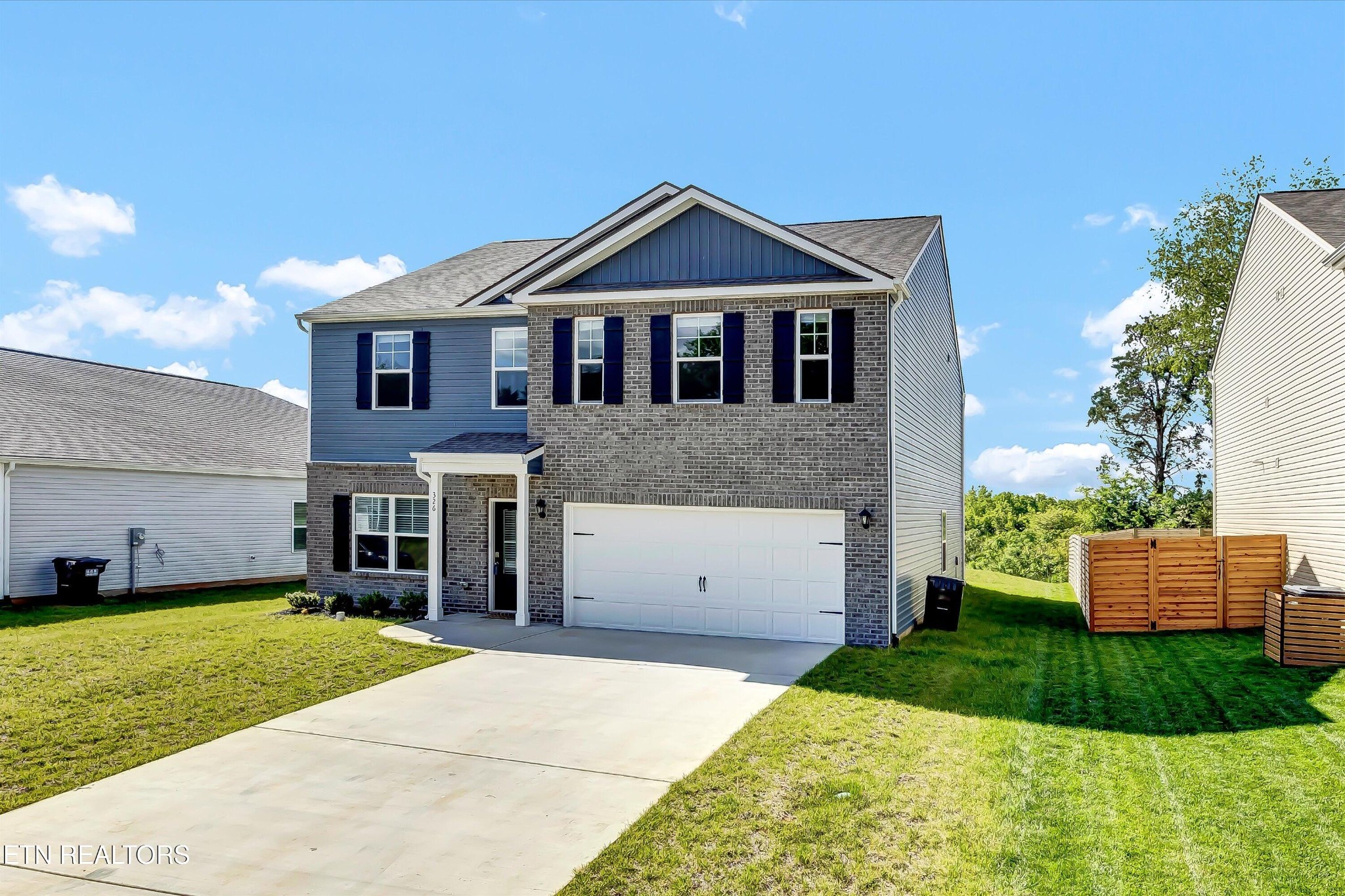 326 Creek Bridge Way Property Photo 1