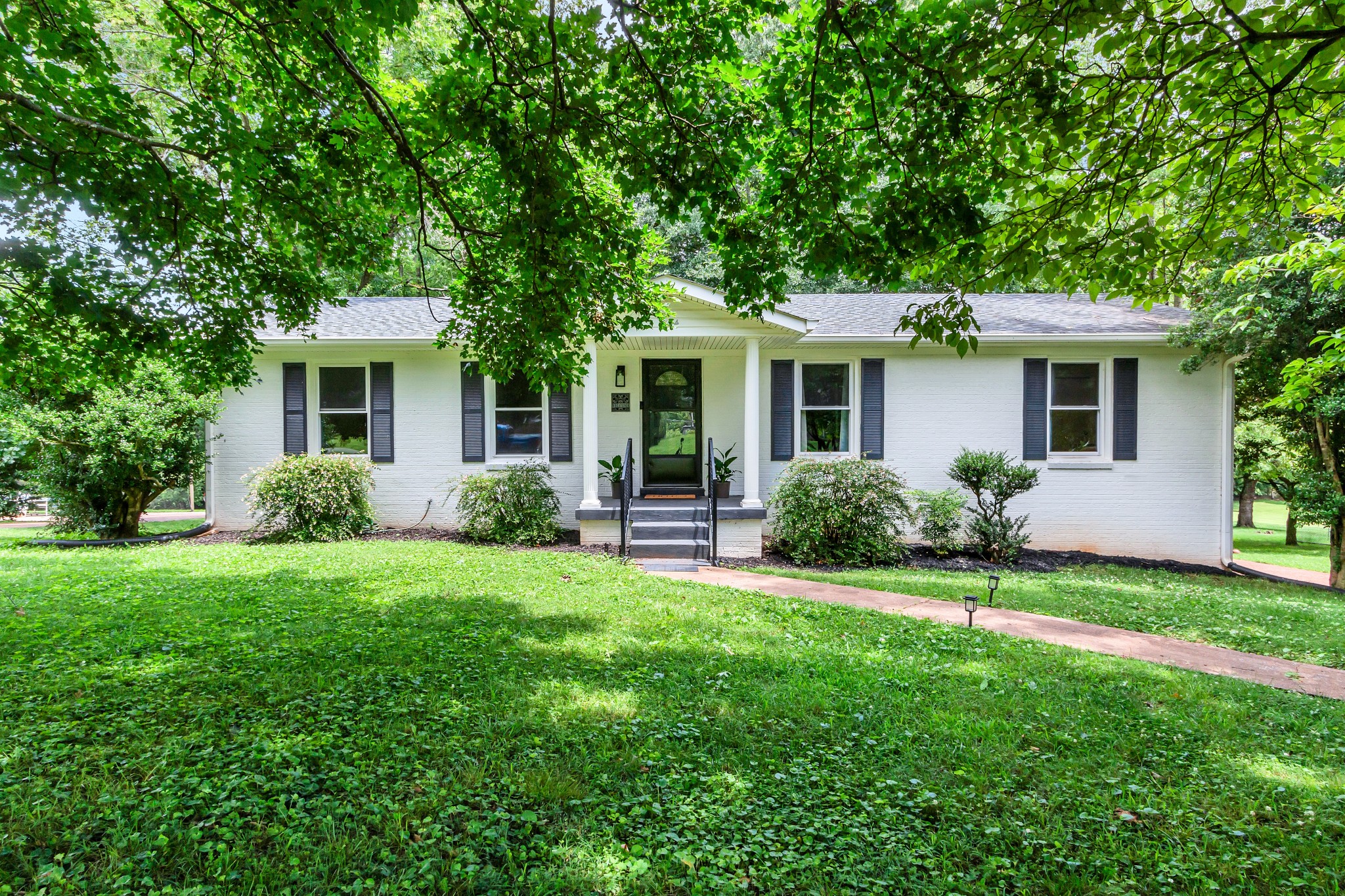 614 Crestland Dr Property Photo 1