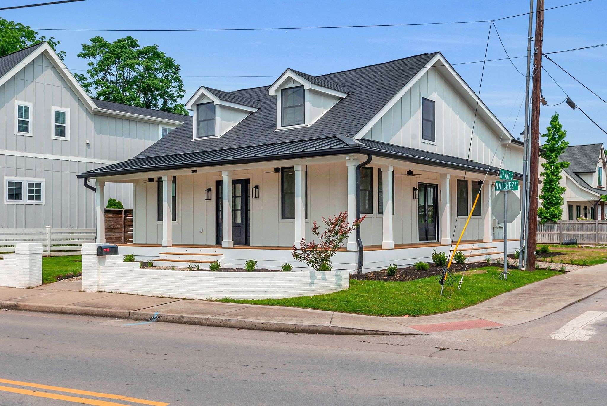 300 Natchez St Property Photo