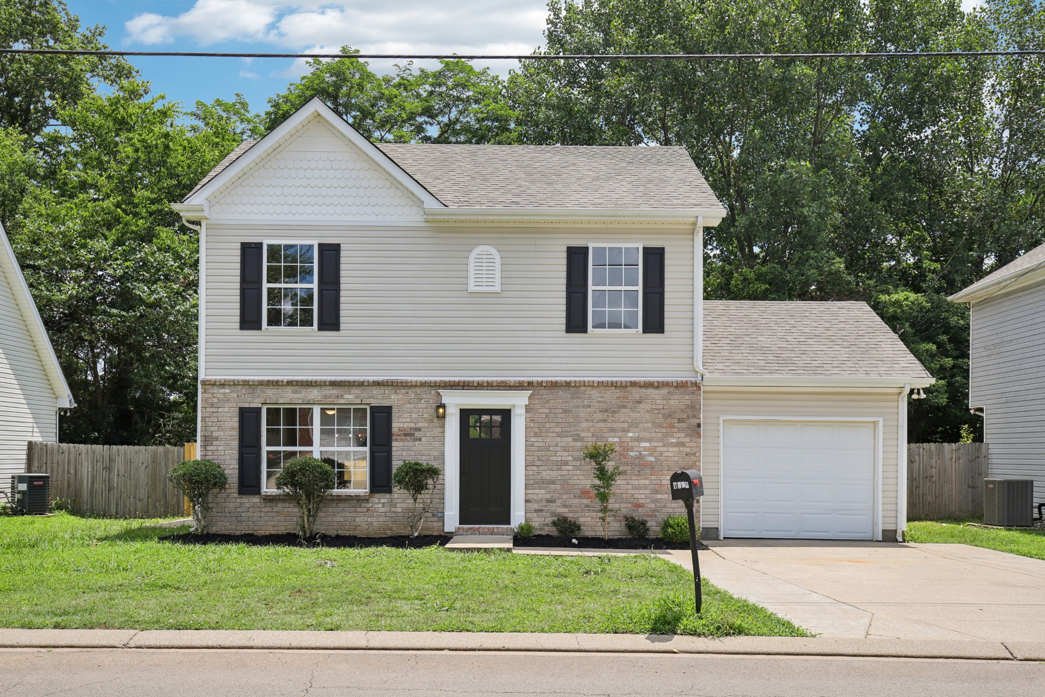 1033 Tom Hailey Blvd Property Photo 1
