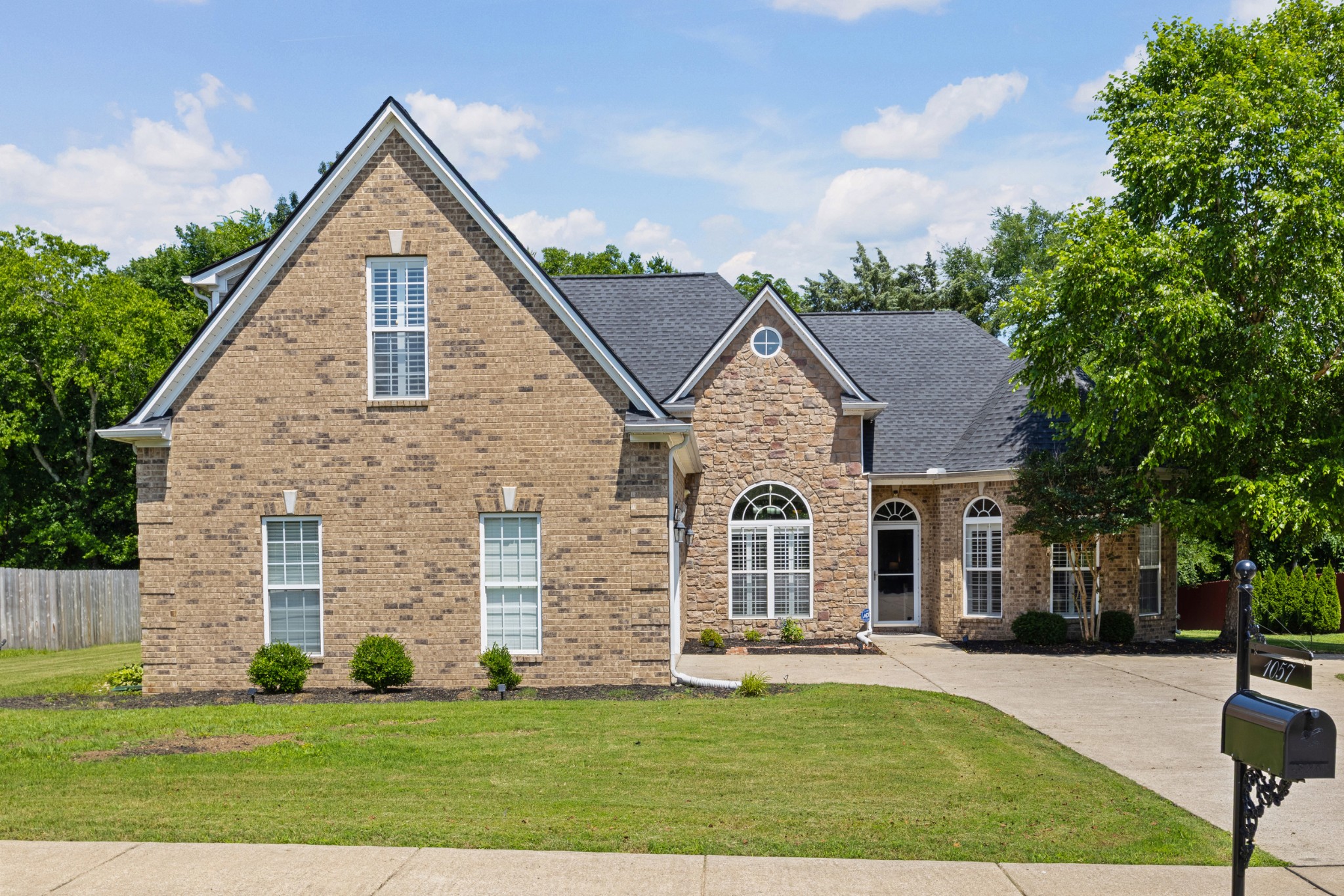 1057 Nealcrest Cir Property Photo 1