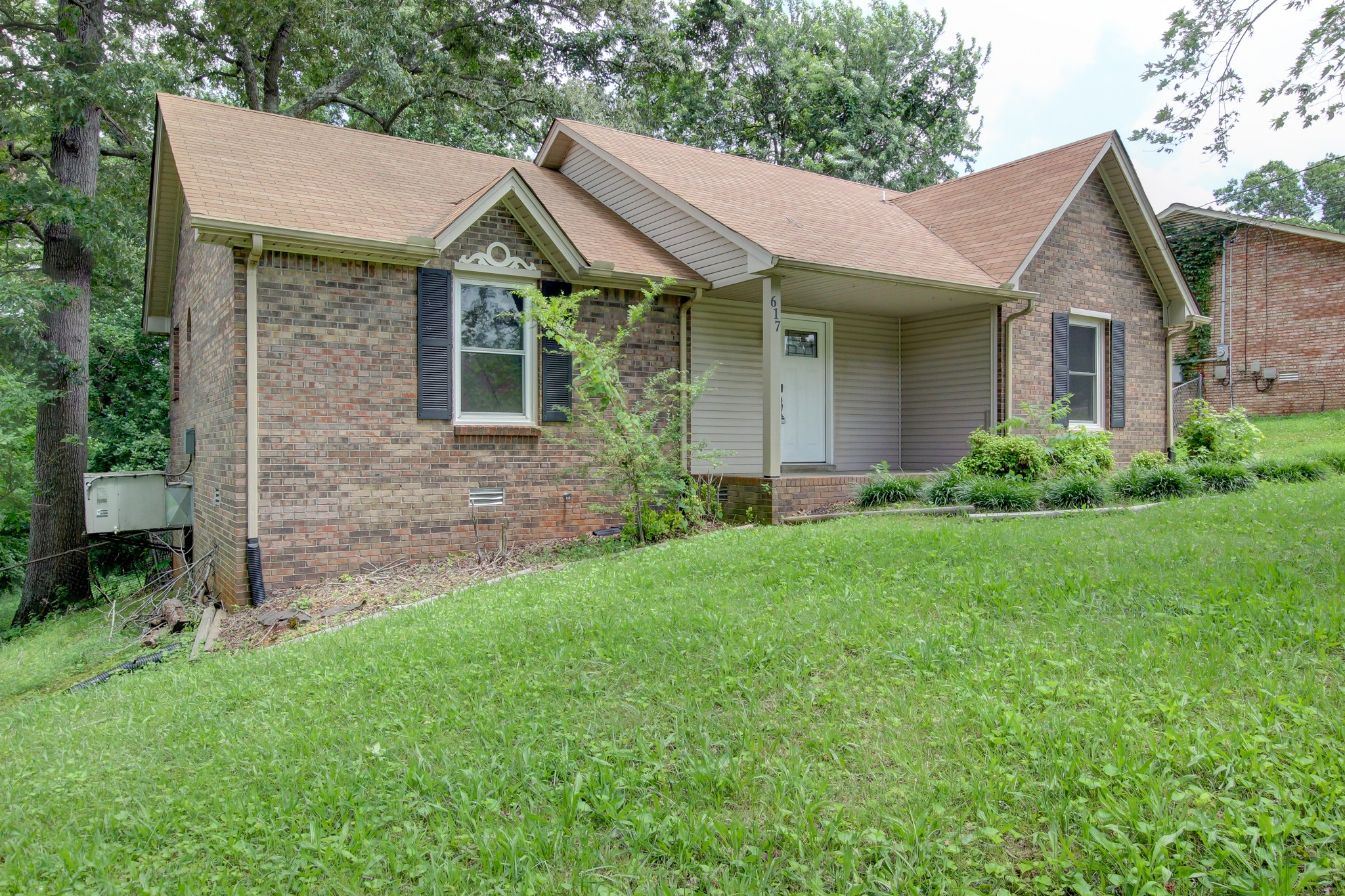617 Ranch Hill Dr Property Photo 3