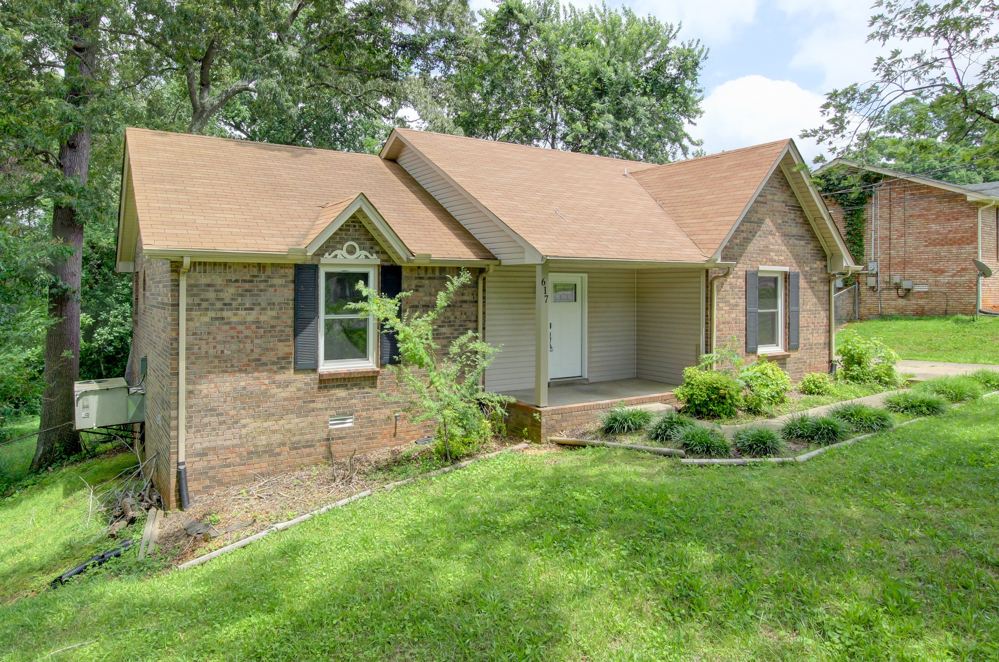 617 Ranch Hill Dr Property Photo 4