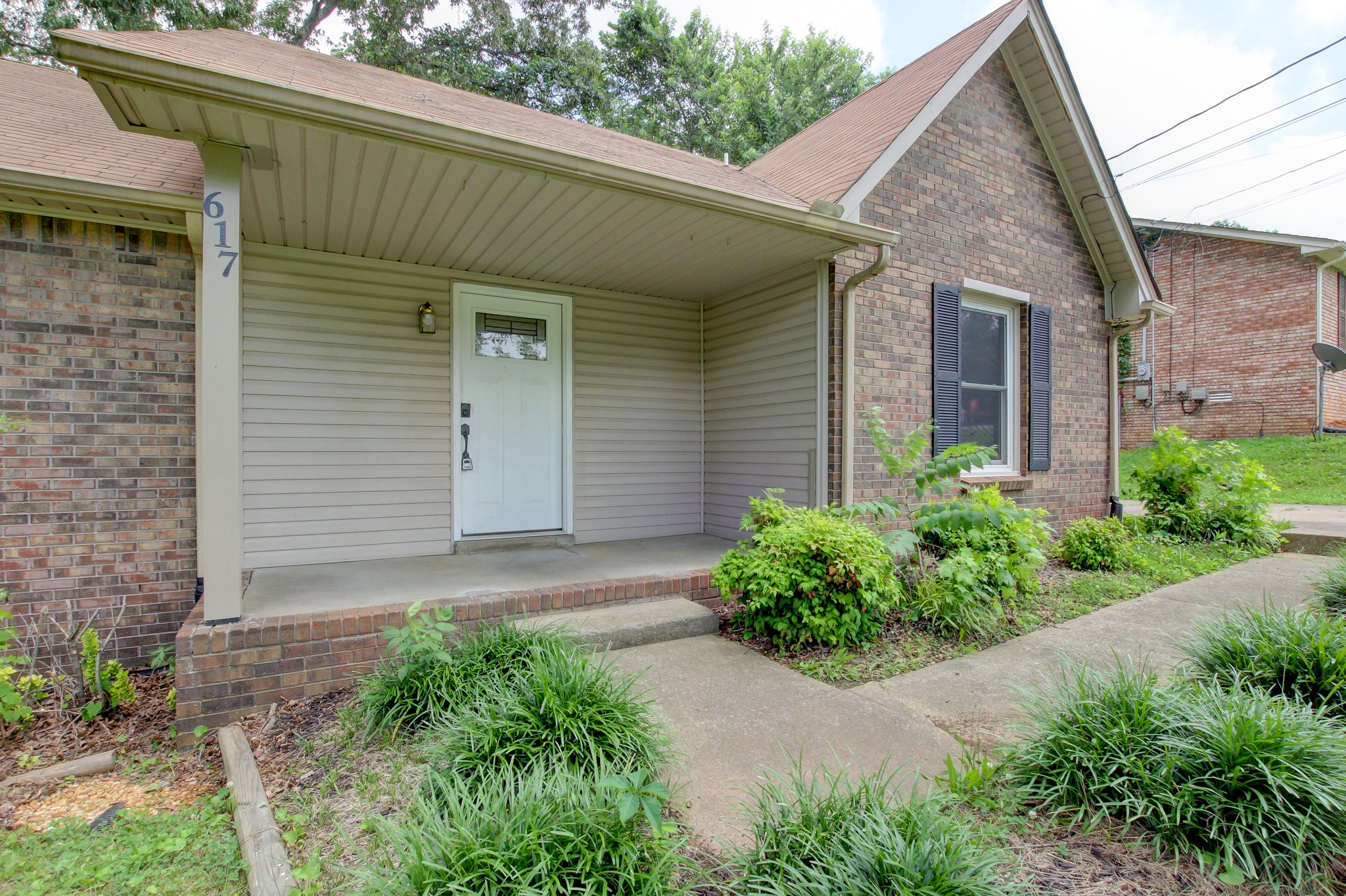 617 Ranch Hill Dr Property Photo 5