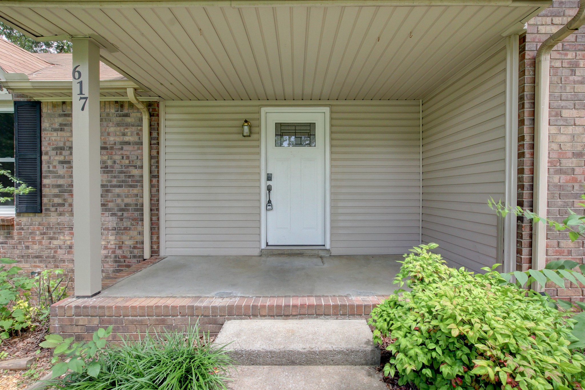 617 Ranch Hill Dr Property Photo 6