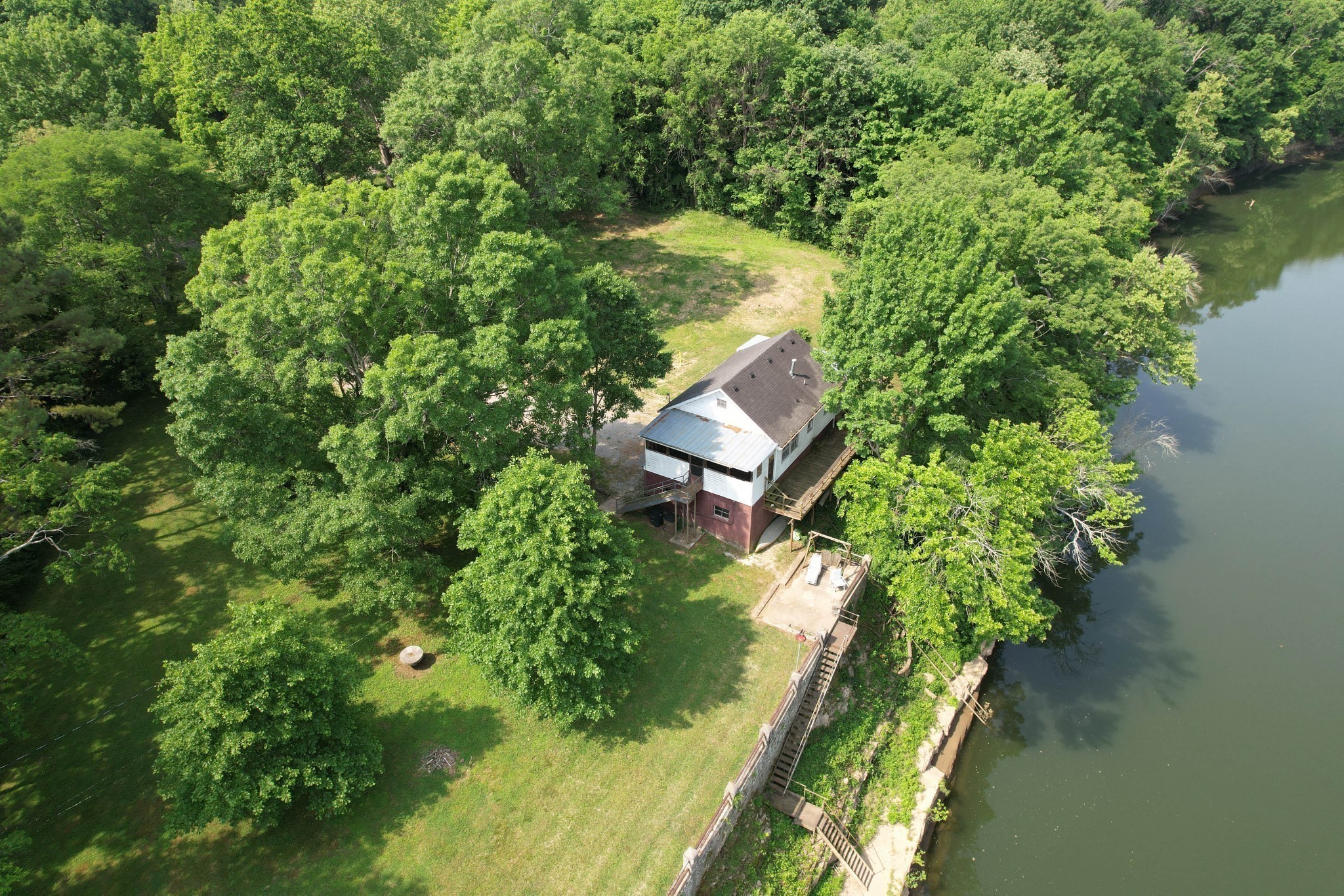 414 Munn Rd Property Photo 11