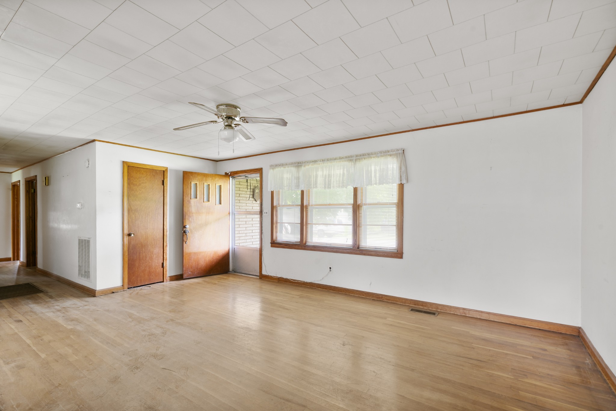 604 2nd Ave Property Photo 4