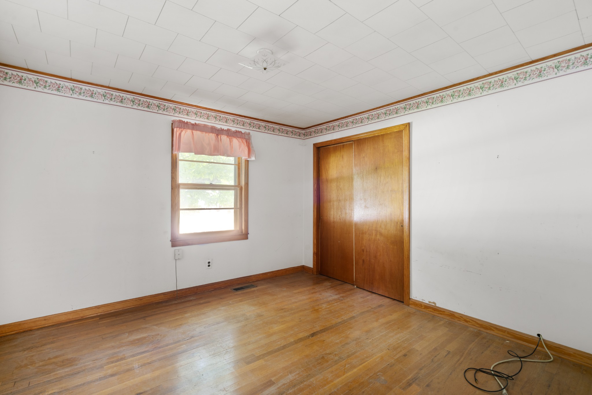 604 2nd Ave Property Photo 13