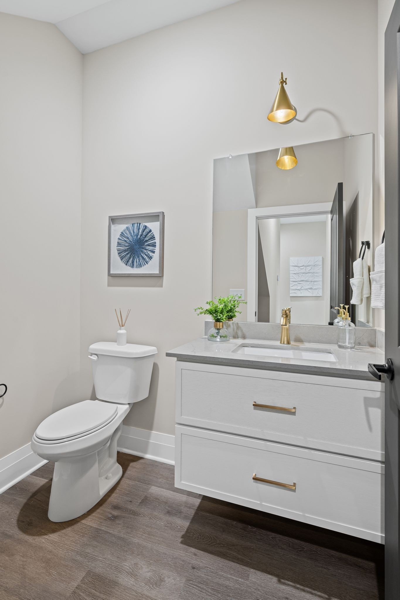 1042 Noble Loop Property Photo 8