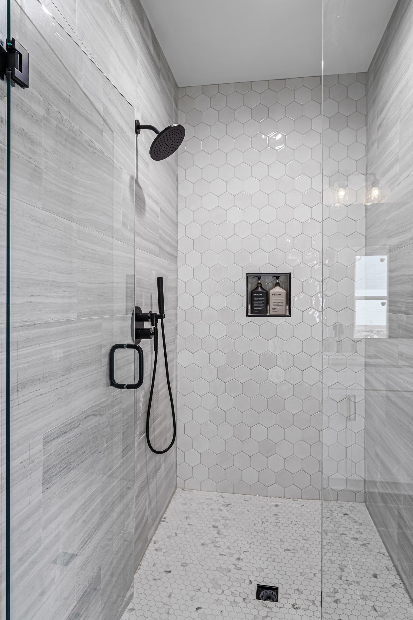 1042 Noble Loop Property Photo 18