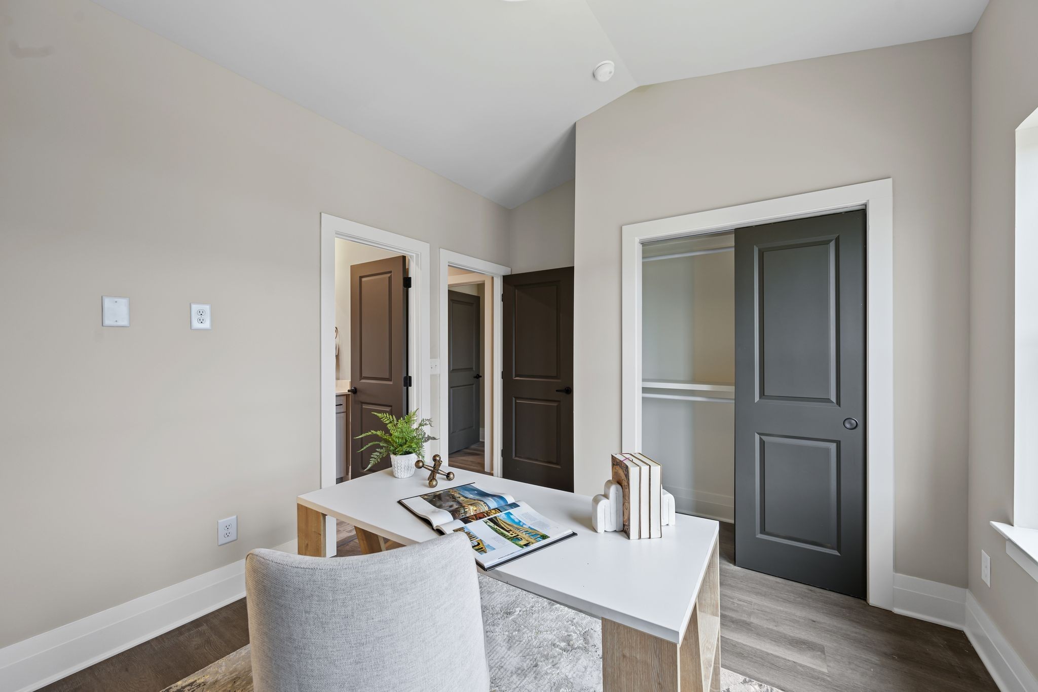 1042 Noble Loop Property Photo 24