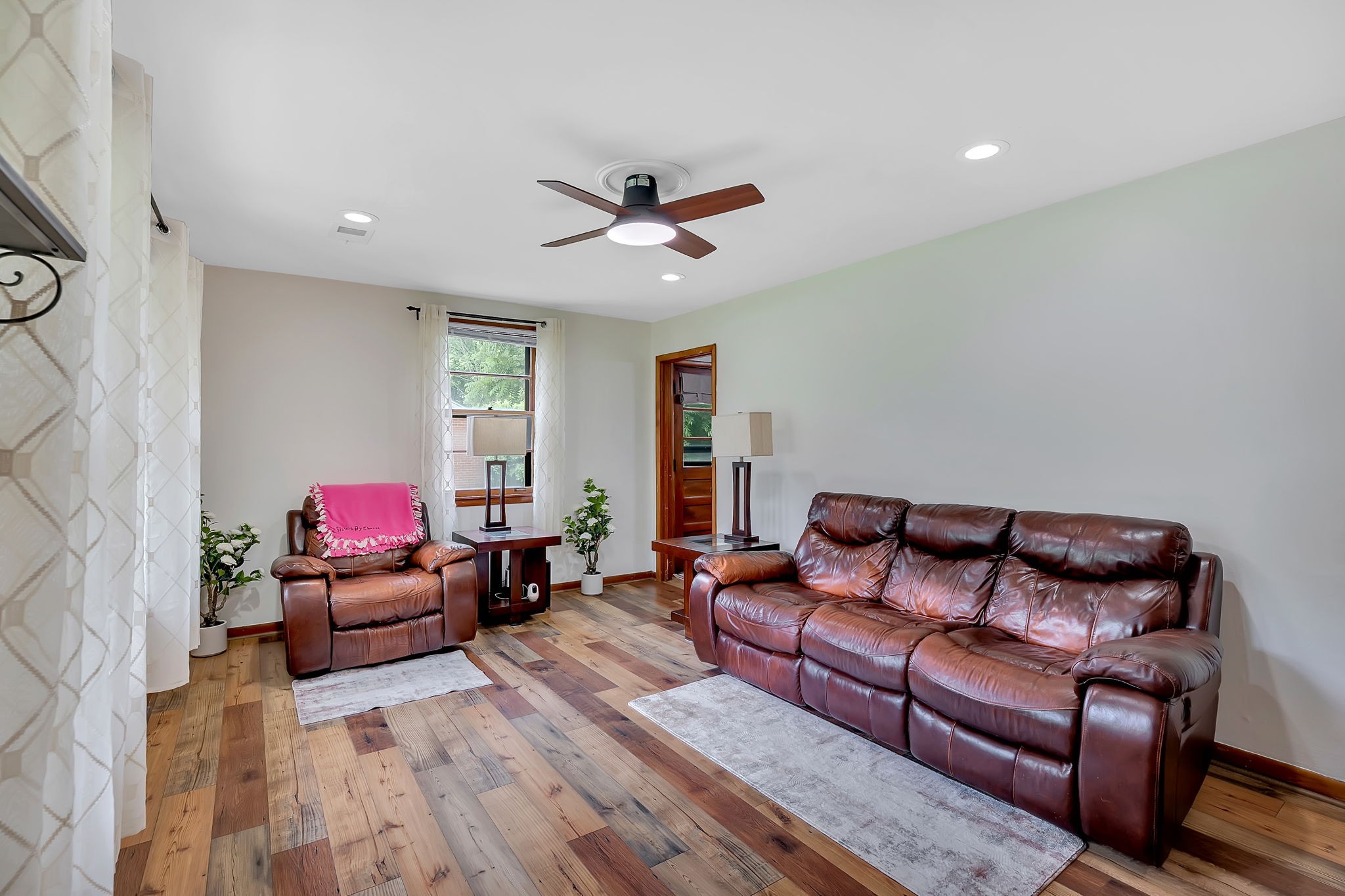 2728 Nodyne Dr Property Photo 1